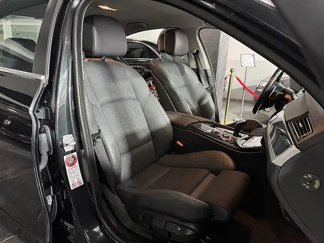 BMW 5 Series view 12