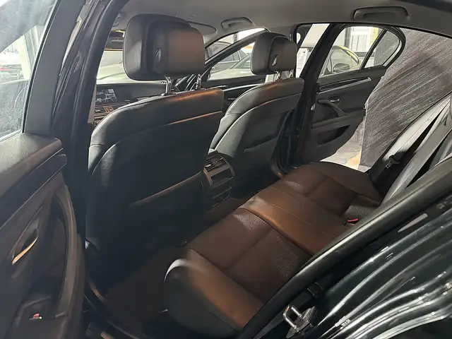 BMW 5 Series view 15