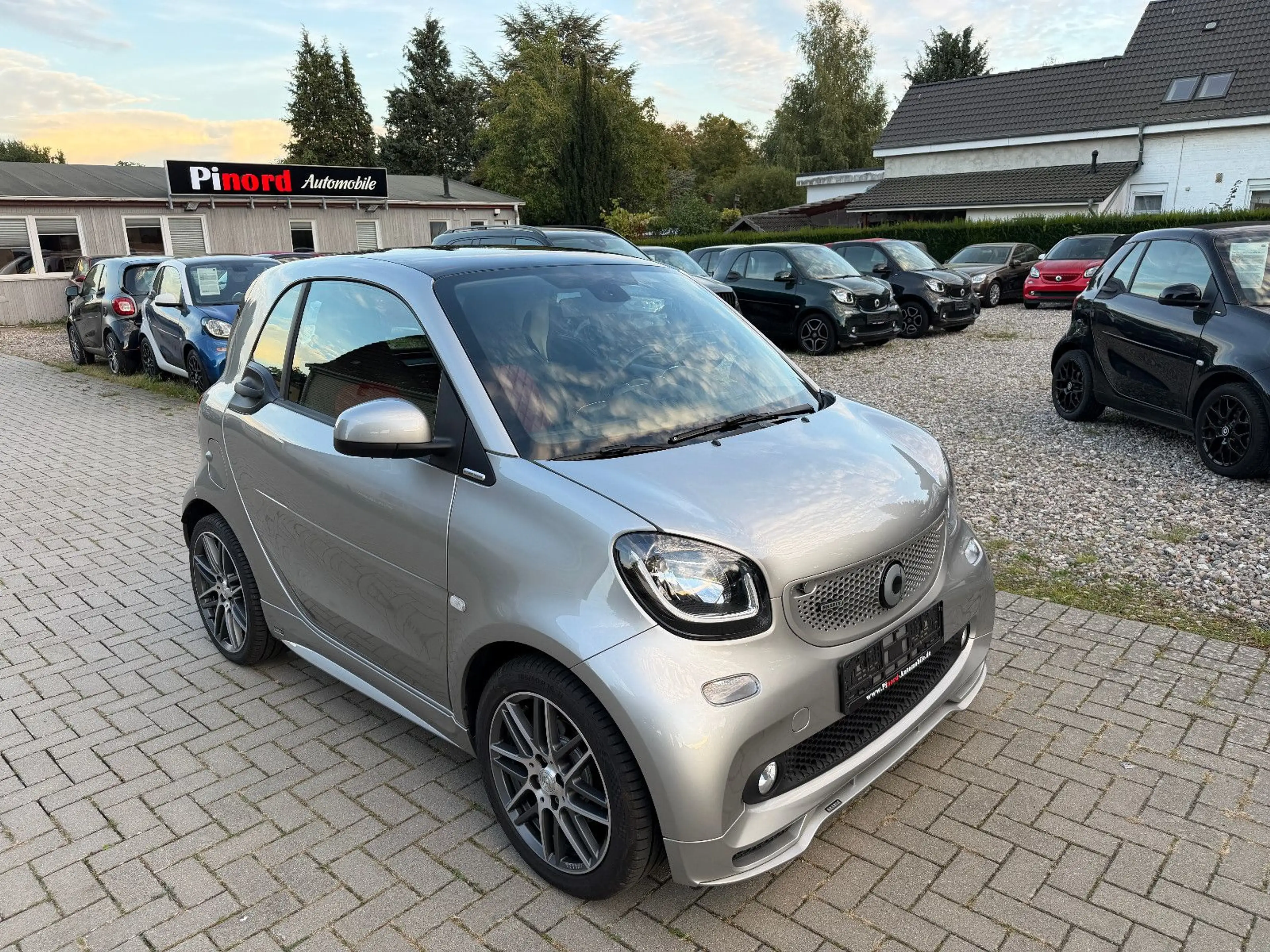 smart forTwo Brabus Tailor Made 109PS-LED-NAVI-PANO-KAM-JBL