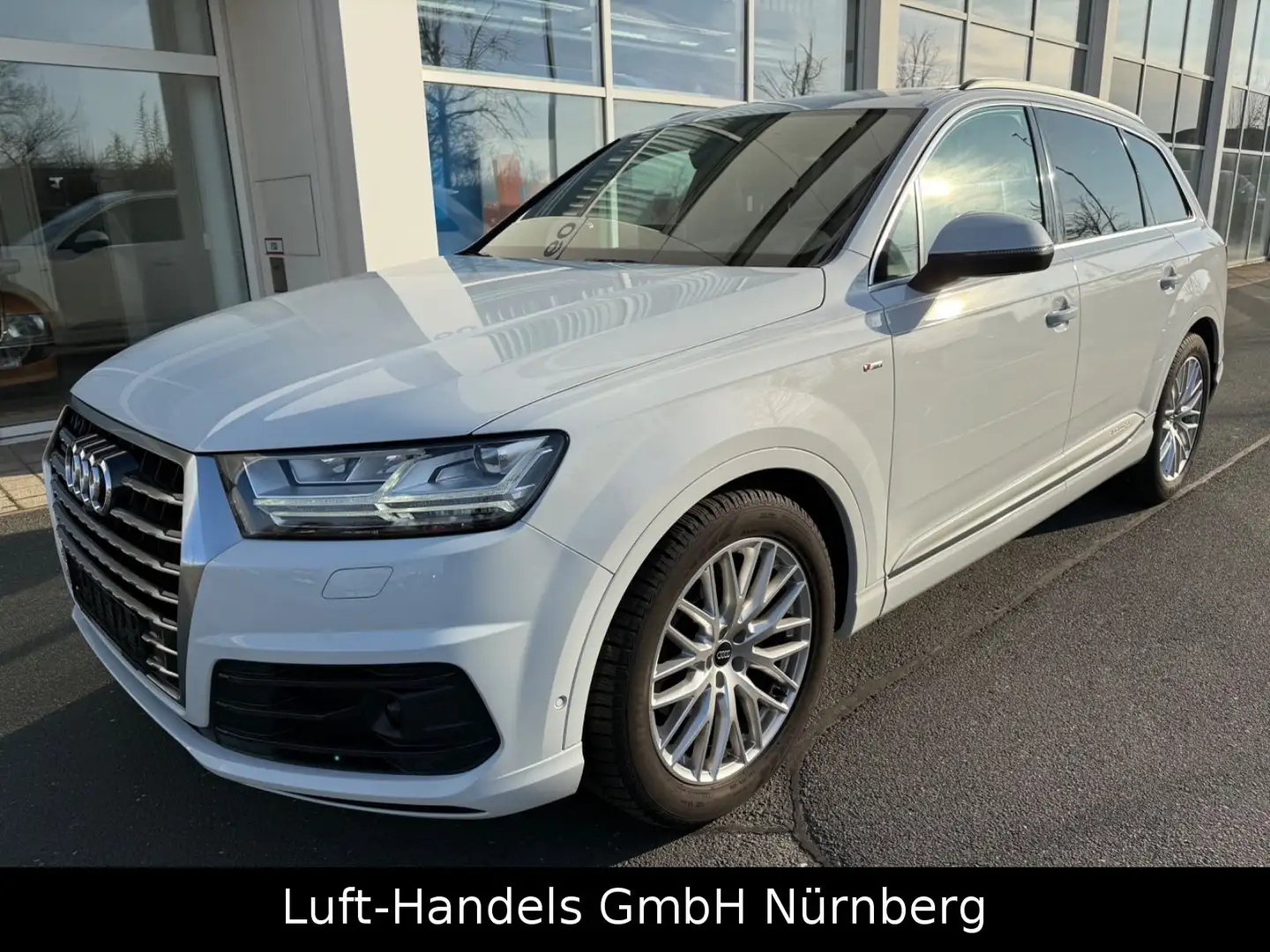Audi Q7 3.0 TDI quattro s-line Virtual Panora Webasto Bílá - 1