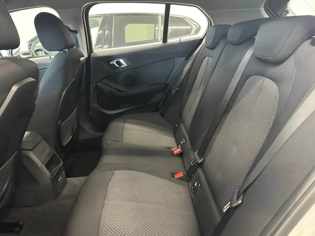 BMW 118 118i 5p. Business Advantage 7