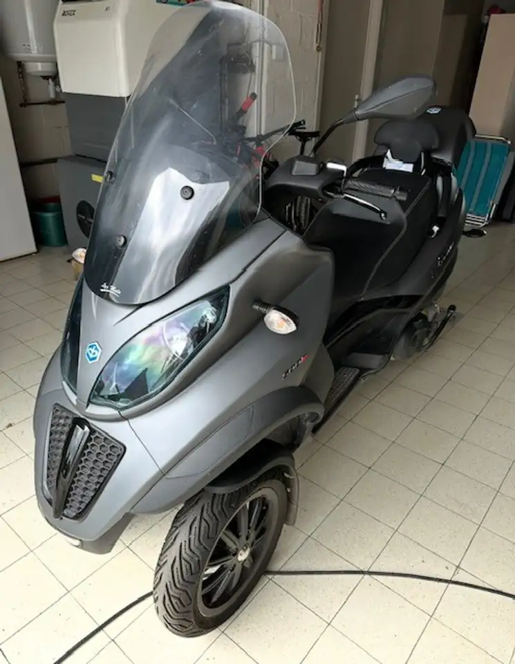 Piaggio MP3 500