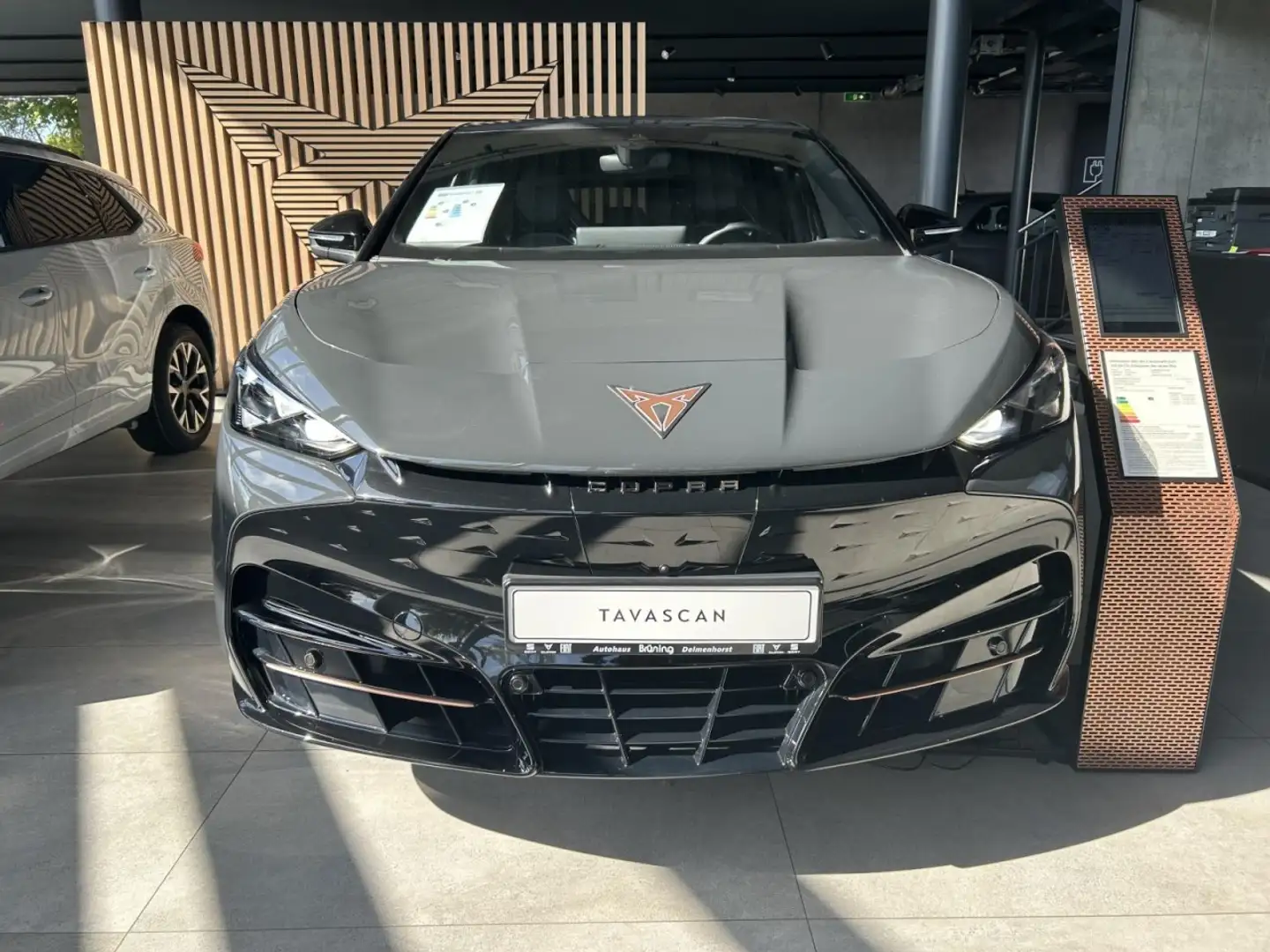 CUPRA Tavascan VZ 4Drive 250 kW (340 PS) 77 kWh Klima Navi Gris - 2