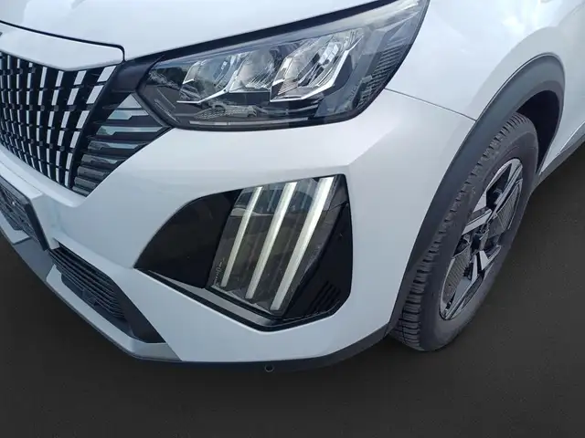 Peugeot 2008 view 9