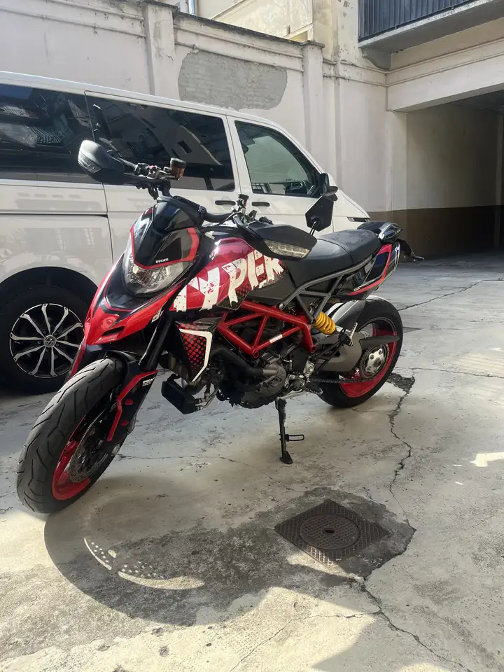Ducati Hypermotard 950