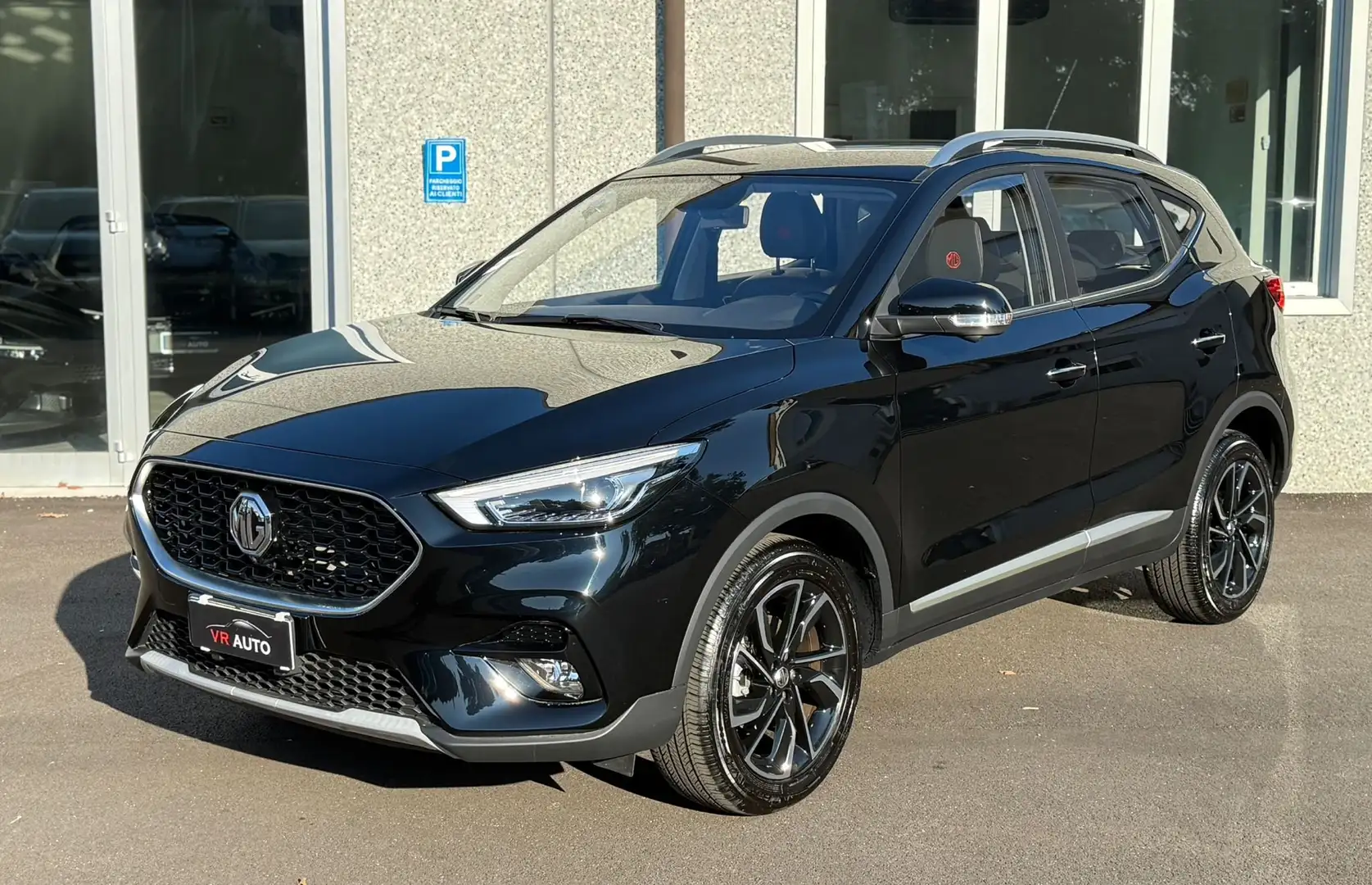 MG ZS 1.5 Luxury FULL OPTIONAL / PROMO FIN Noir - 1