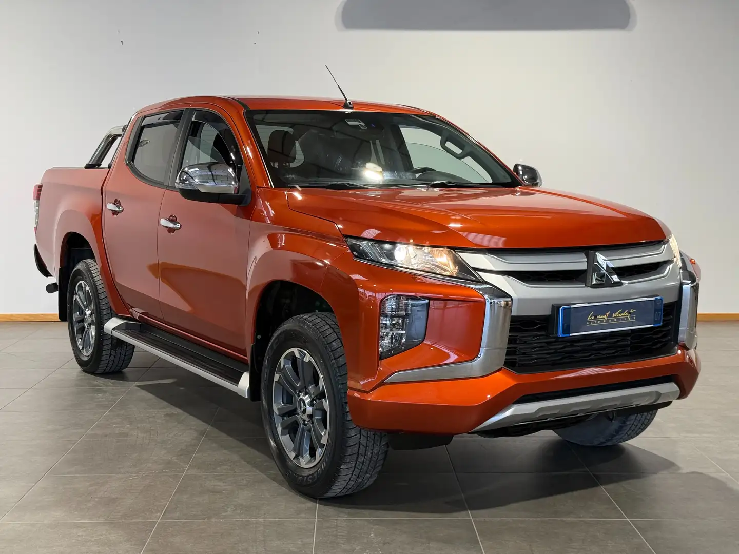 Mitsubishi L200 DOUBLE CAB 2.2 DI-D 150 AS Оранжевий - 2