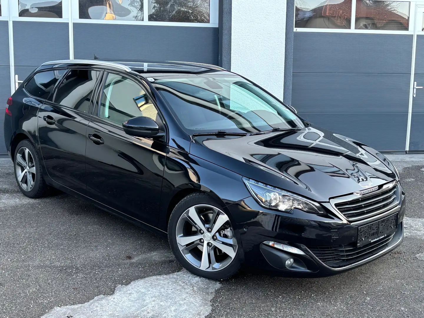 Peugeot 308 2.0 HDI aut. ALLURE*LED*LEDER*NAVI*KAMERA*19 Schwarz - 2