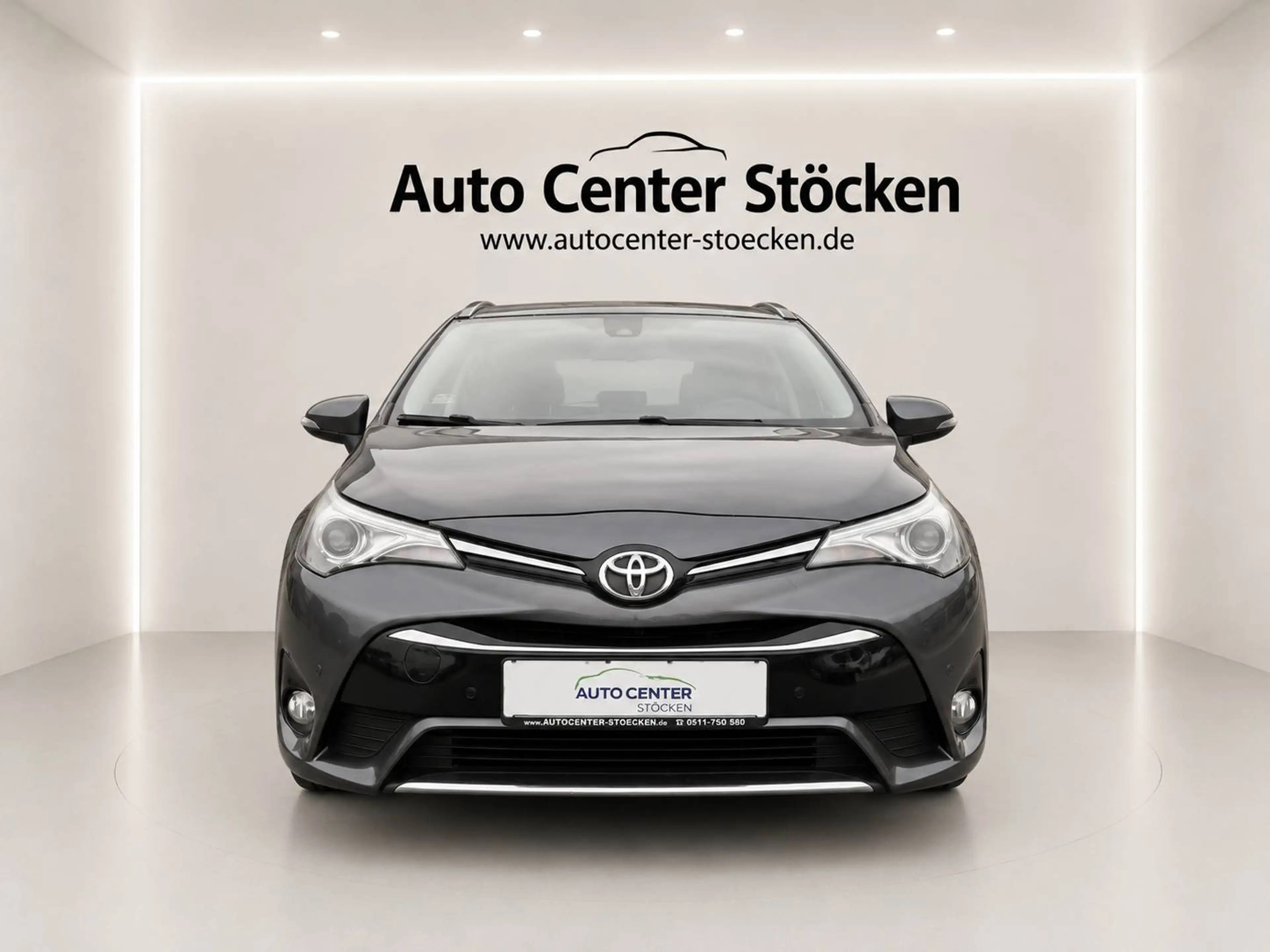 Toyota Avensis Team D AUTOMATIK /TEMPOMAT/NAVI/KAMERA / GARANTIE/FINANZIERUNG — photo 2