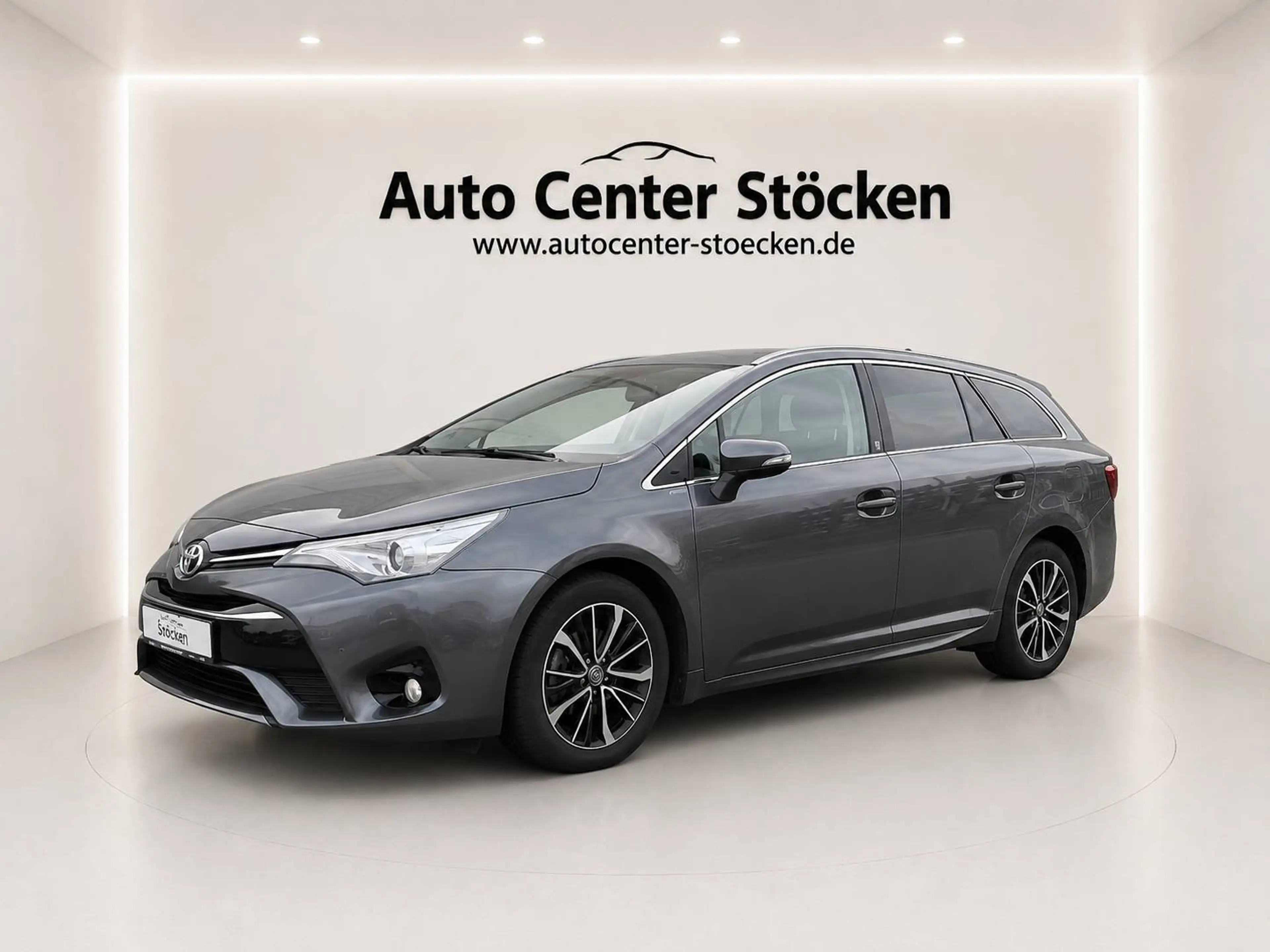 Toyota Avensis Team D AUTOMATIK /TEMPOMAT/NAVI/KAMERA / GARANTIE/FINANZIERUNG