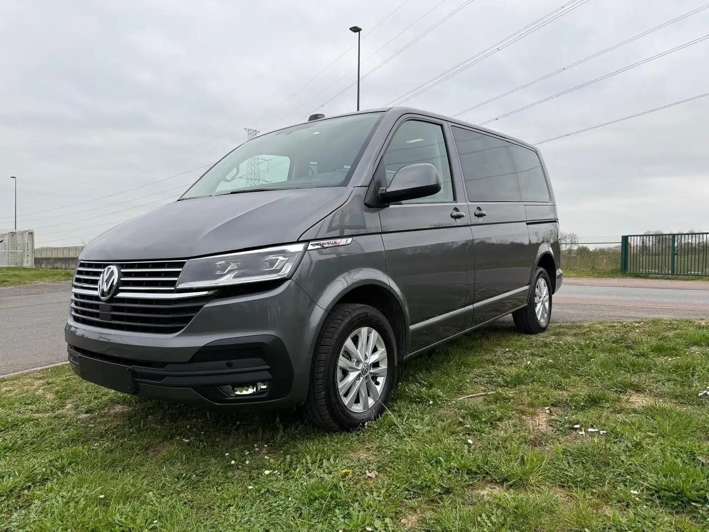 Volkswagen T6.1 Caravelle 2.0 TDi SCR BMT Comfort. 9Pl. DSG (EU6d) Gris - 1