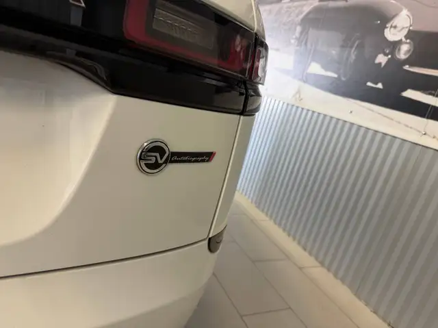 Land Rover Range Rover Velar view 15