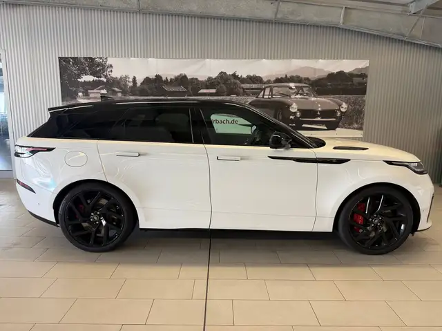 Land Rover Range Rover Velar view 2