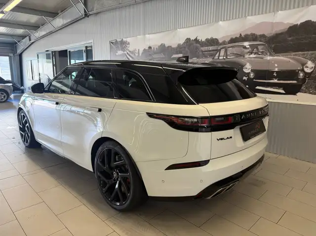 Land Rover Range Rover Velar view 8