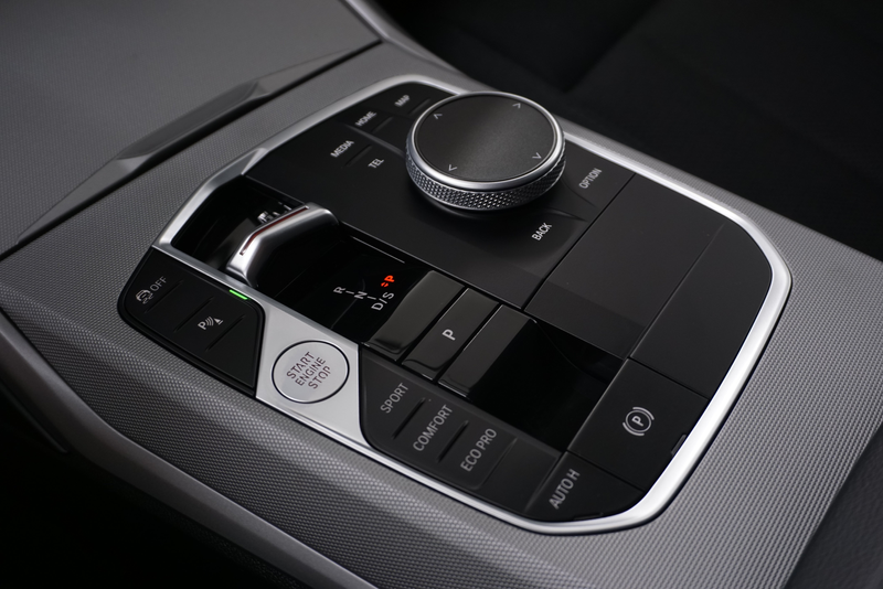 BMW 318 d // Standheizung // Head up Display // — photo 6