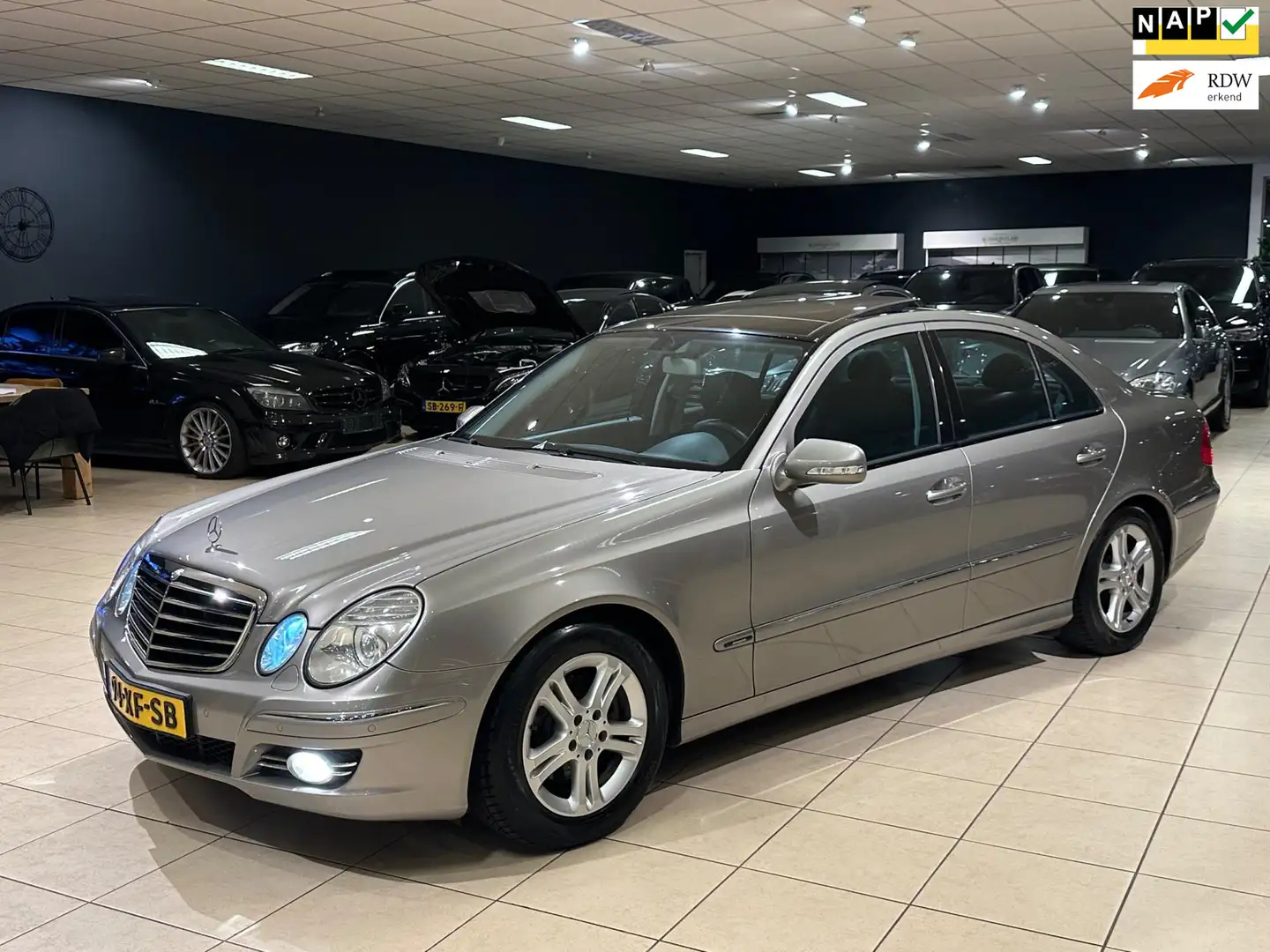 Mercedes-Benz E 200 E CDI Avantgarde|Orig-NL|1Eig.|Dealer-ond.|Panoram Gris - 1