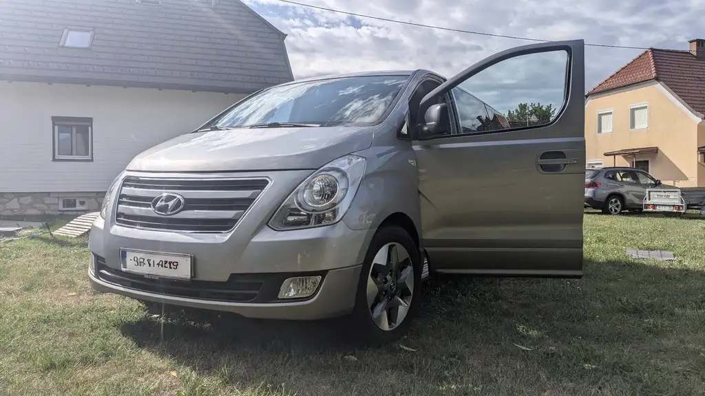 Hyundai Starex 2017 из Европы — купить под ключ