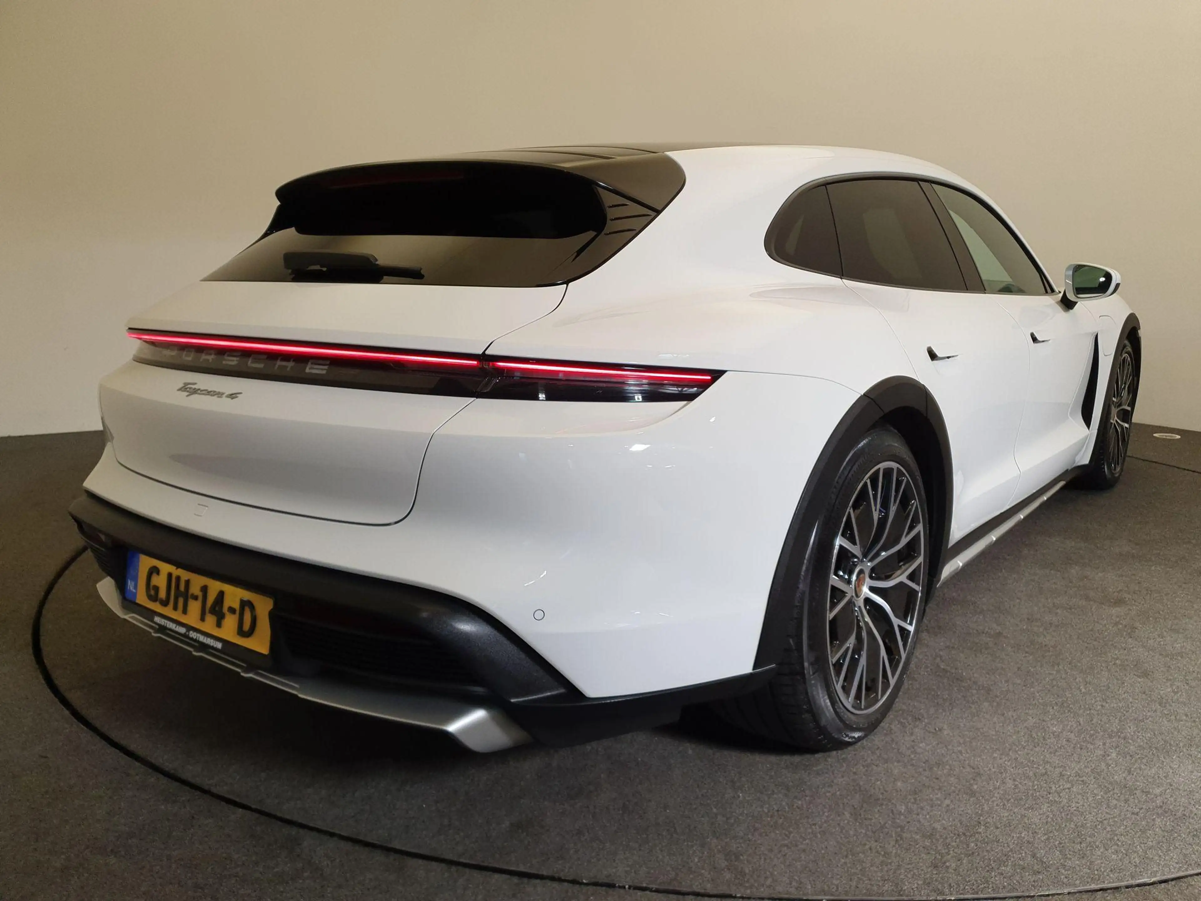 Porsche Taycan Cross Turismo 4 93 kWh Bose, Warmtepomp, Panoramad — photo 7