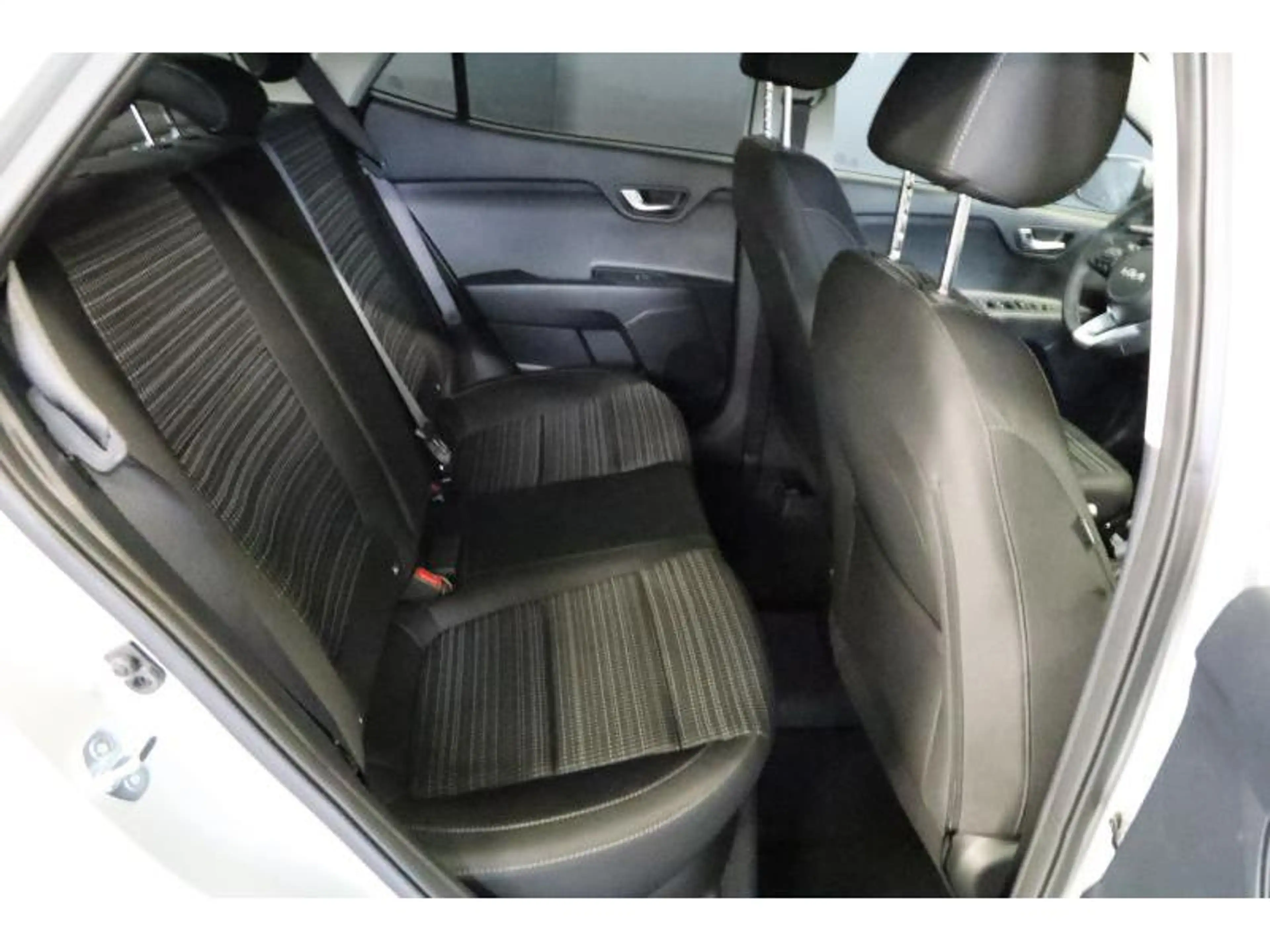 Kia Stonic MY25 — photo 11