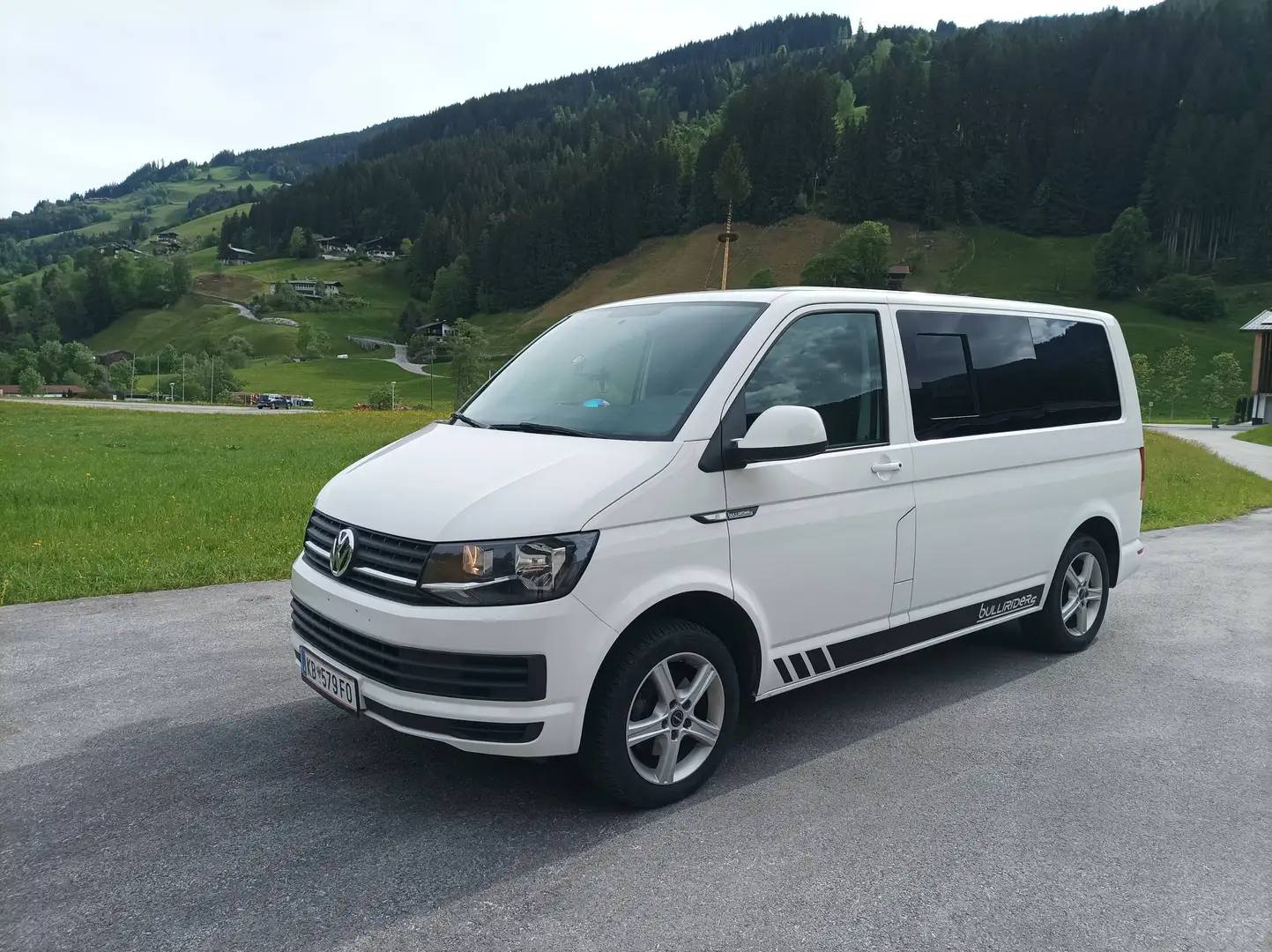 Volkswagen T6 Kombi Kombi KR 2,0 TDI BMT Weiß - 1