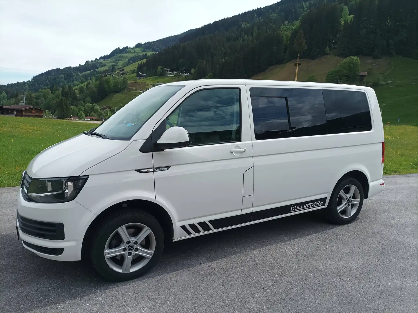 Volkswagen T6 Kombi Kombi KR 2,0 TDI BMT Weiß - 2