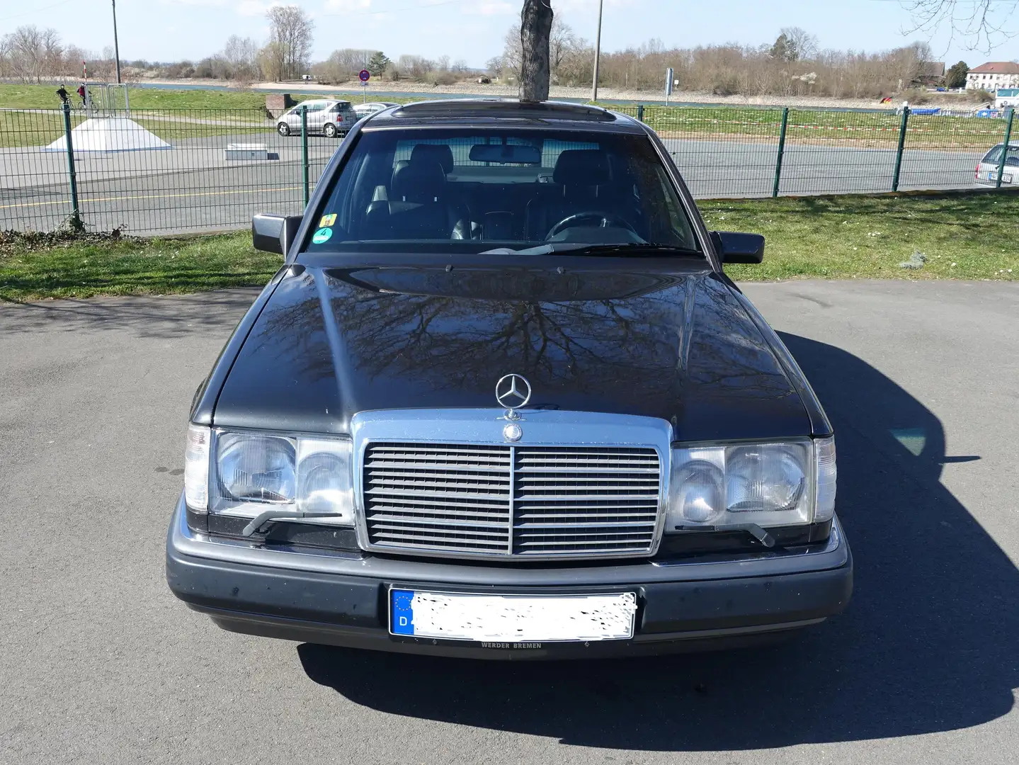 Mercedes-Benz 260 sport-line Schwarz - 1