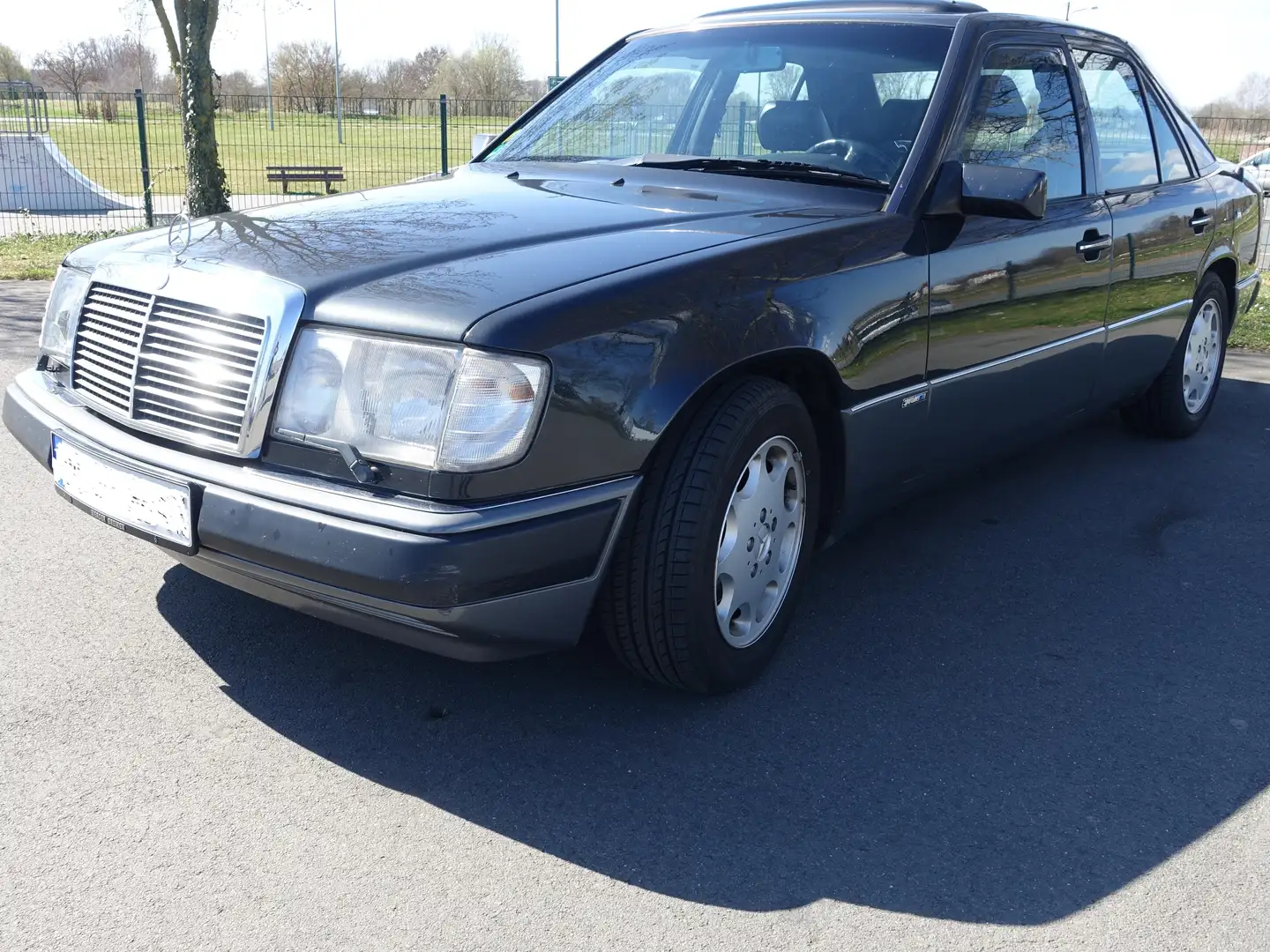 Mercedes-Benz 260 sport-line Schwarz - 2