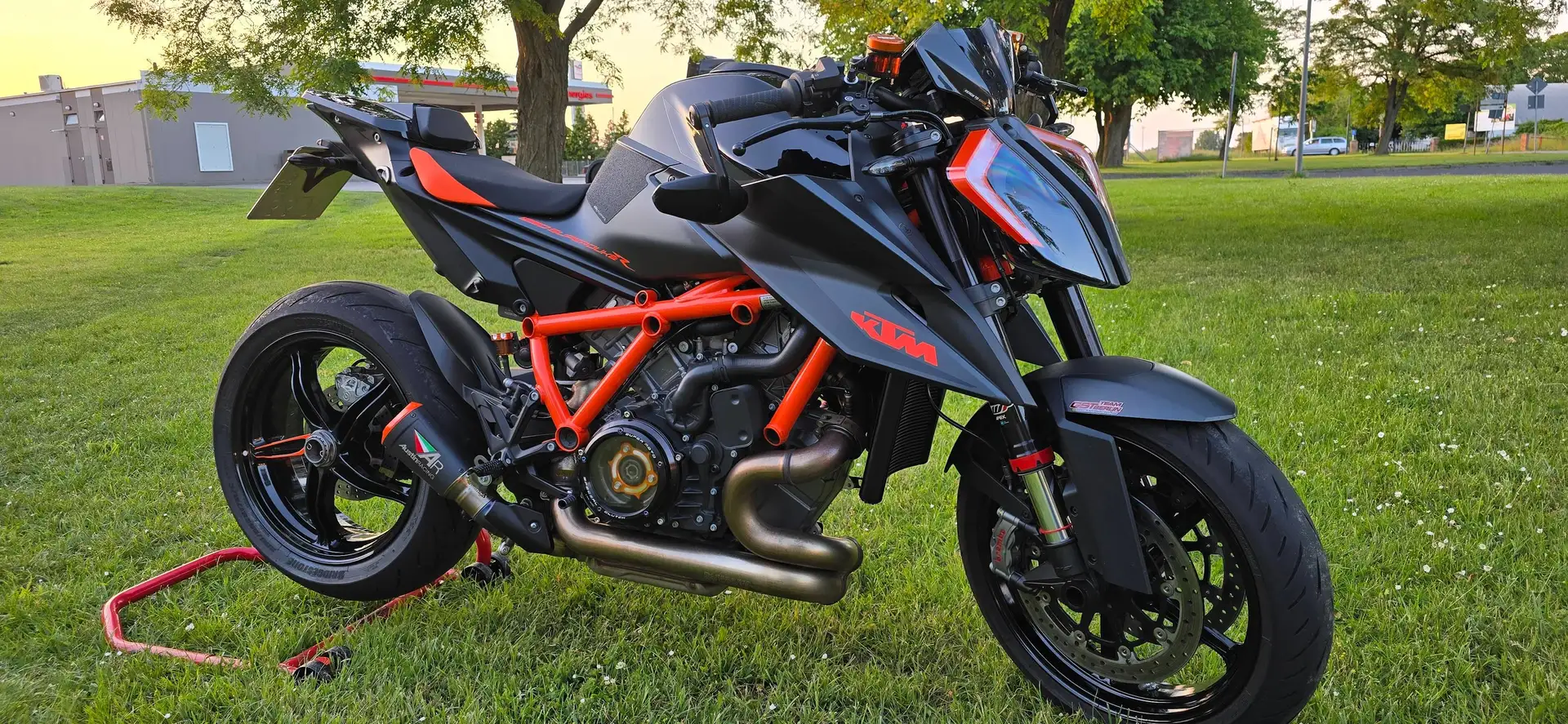 KTM 1290 Super Duke R Black - 2