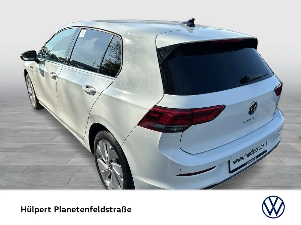 Volkswagen Golf VIII 1.5 eTSI STYLE CAM ACC CARPLAY LM17 3