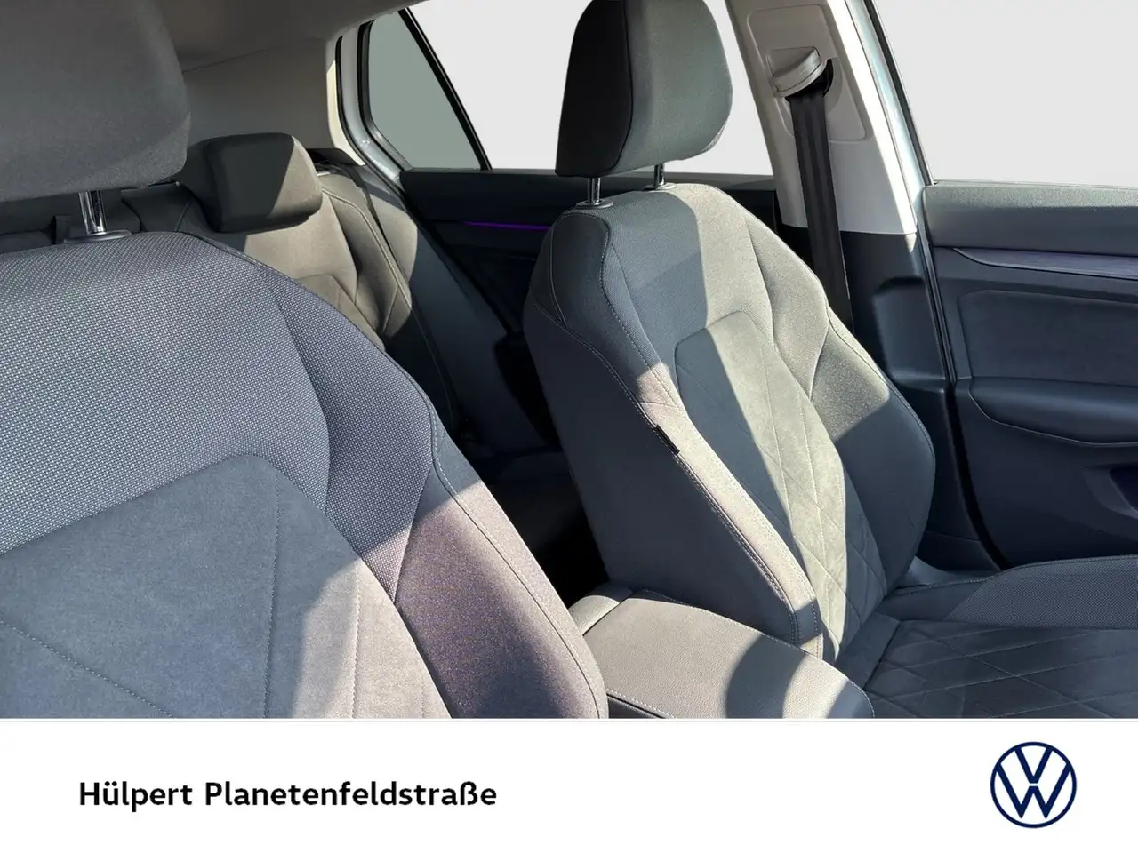Volkswagen Golf VIII 1.5 eTSI STYLE CAM ACC CARPLAY LM17 9