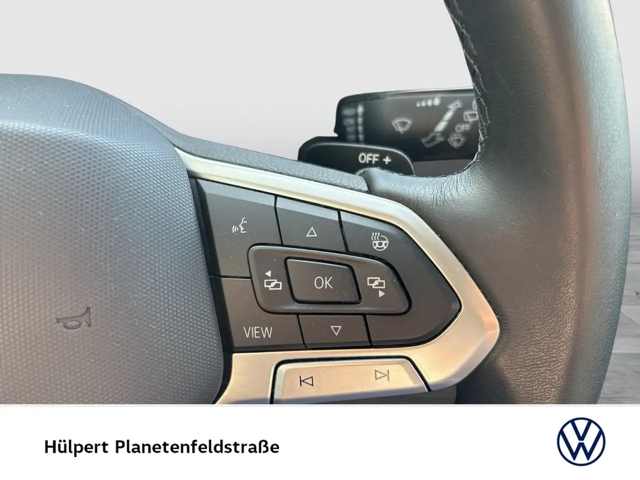 Volkswagen Golf VIII 1.5 eTSI STYLE CAM ACC CARPLAY LM17 14