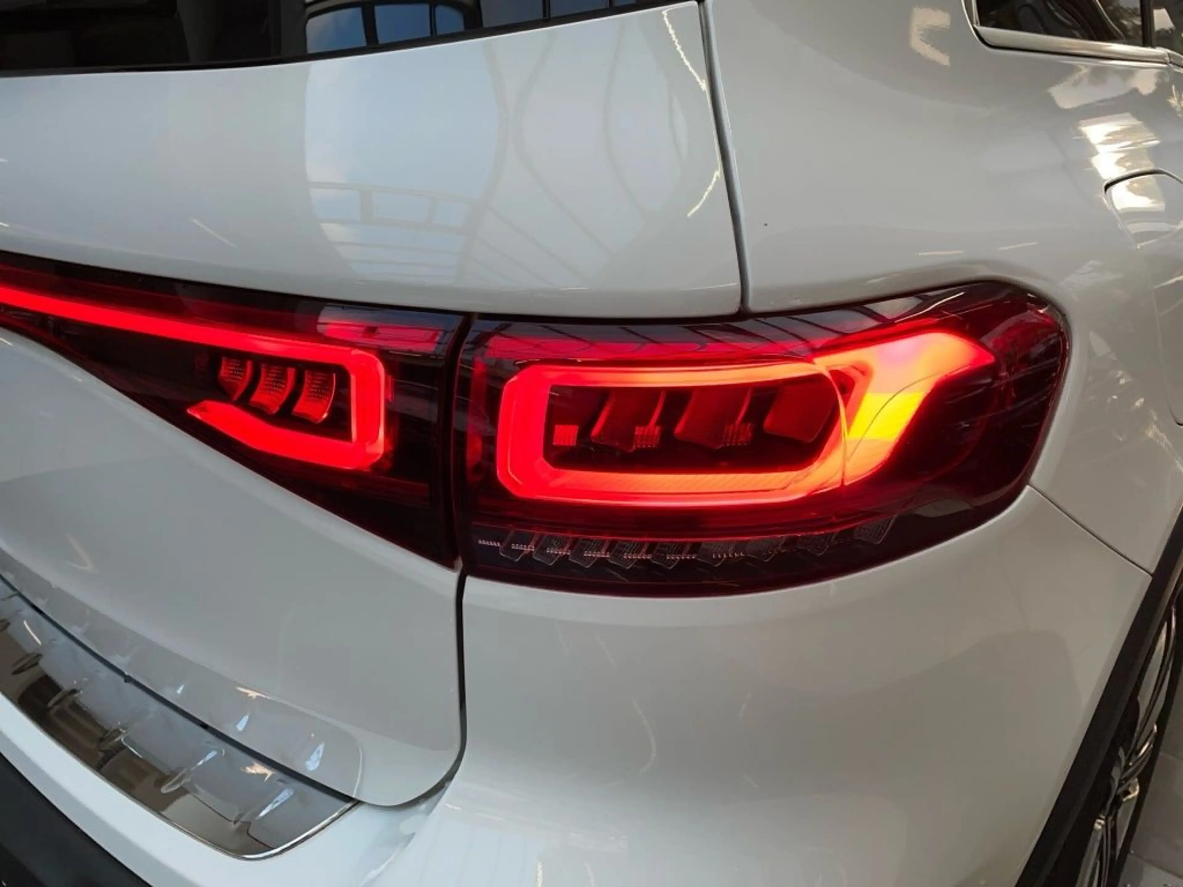 Mercedes-Benz EQB 250 ELECTRIC ART+Pano+Ambiente+Totwinkel+SHZ — photo 11