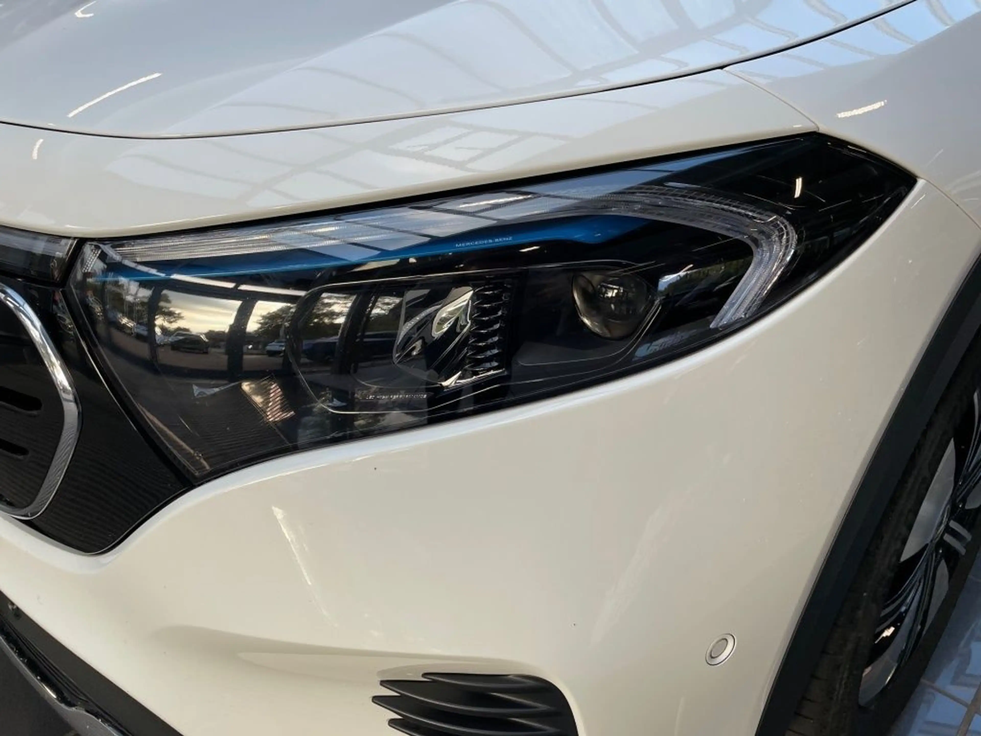 Mercedes-Benz EQB 250 ELECTRIC ART+Pano+Ambiente+Totwinkel+SHZ — photo 2