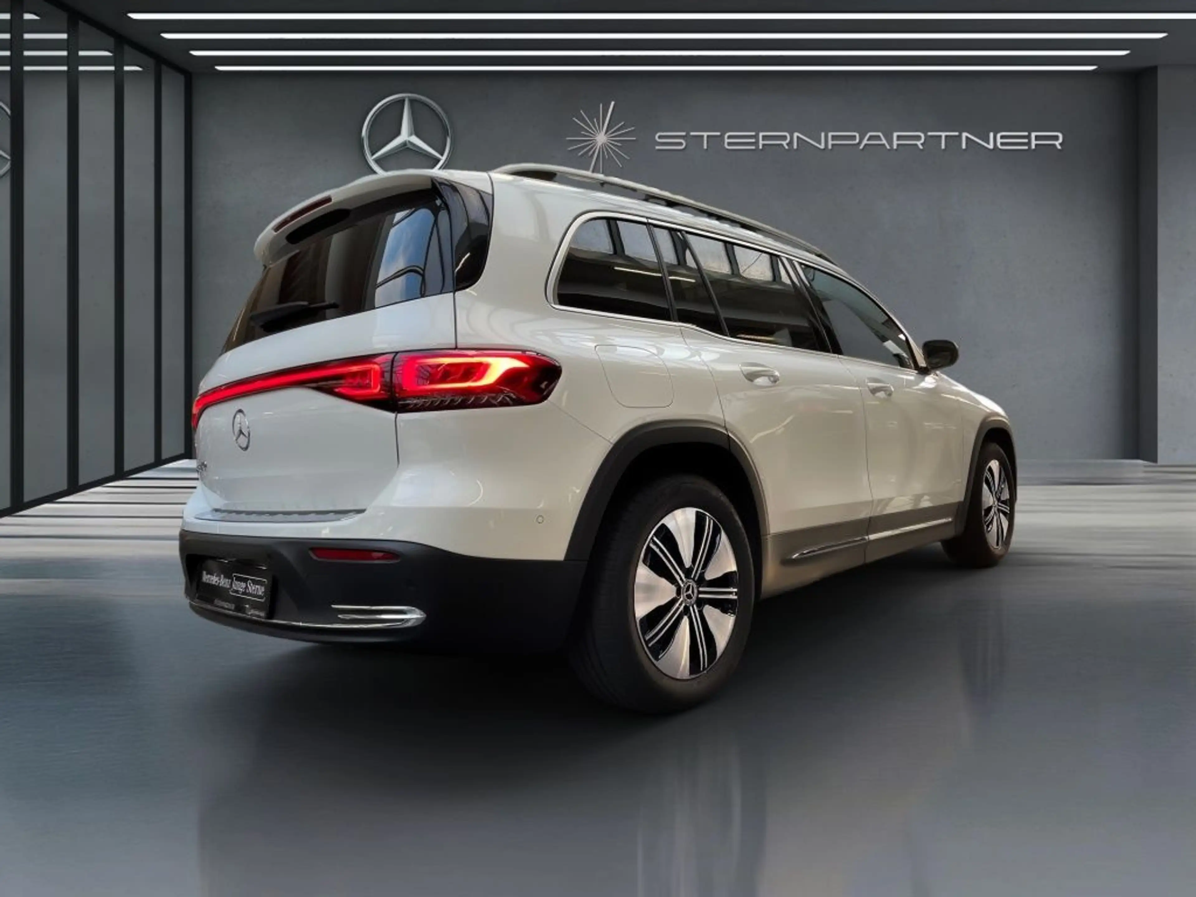 Mercedes-Benz EQB 250 ELECTRIC ART+Pano+Ambiente+Totwinkel+SHZ — photo 13