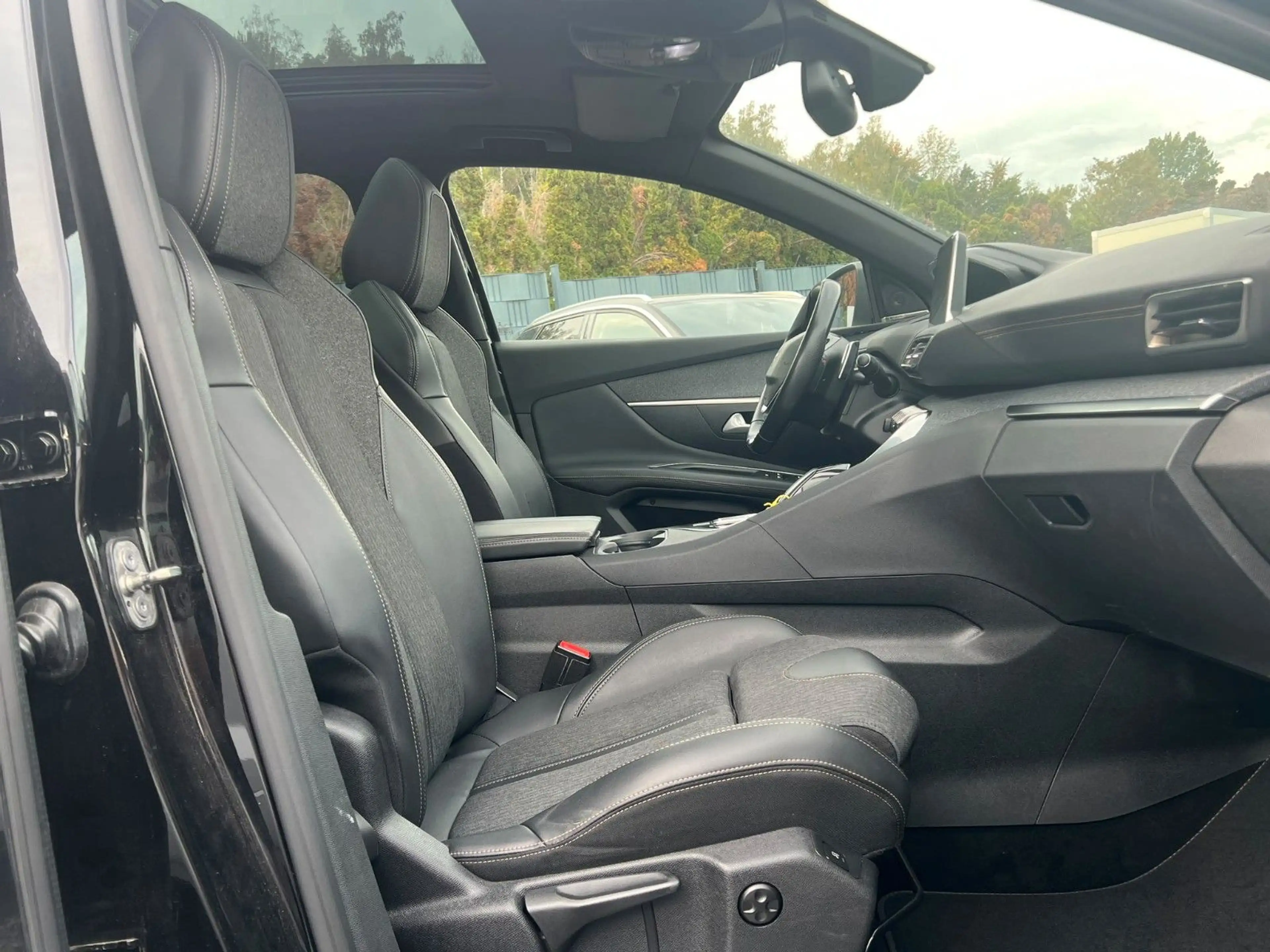 Peugeot 3008 GT LINE-PANORAMA-KAMERA-MASSAGE-FOCAL — photo 4