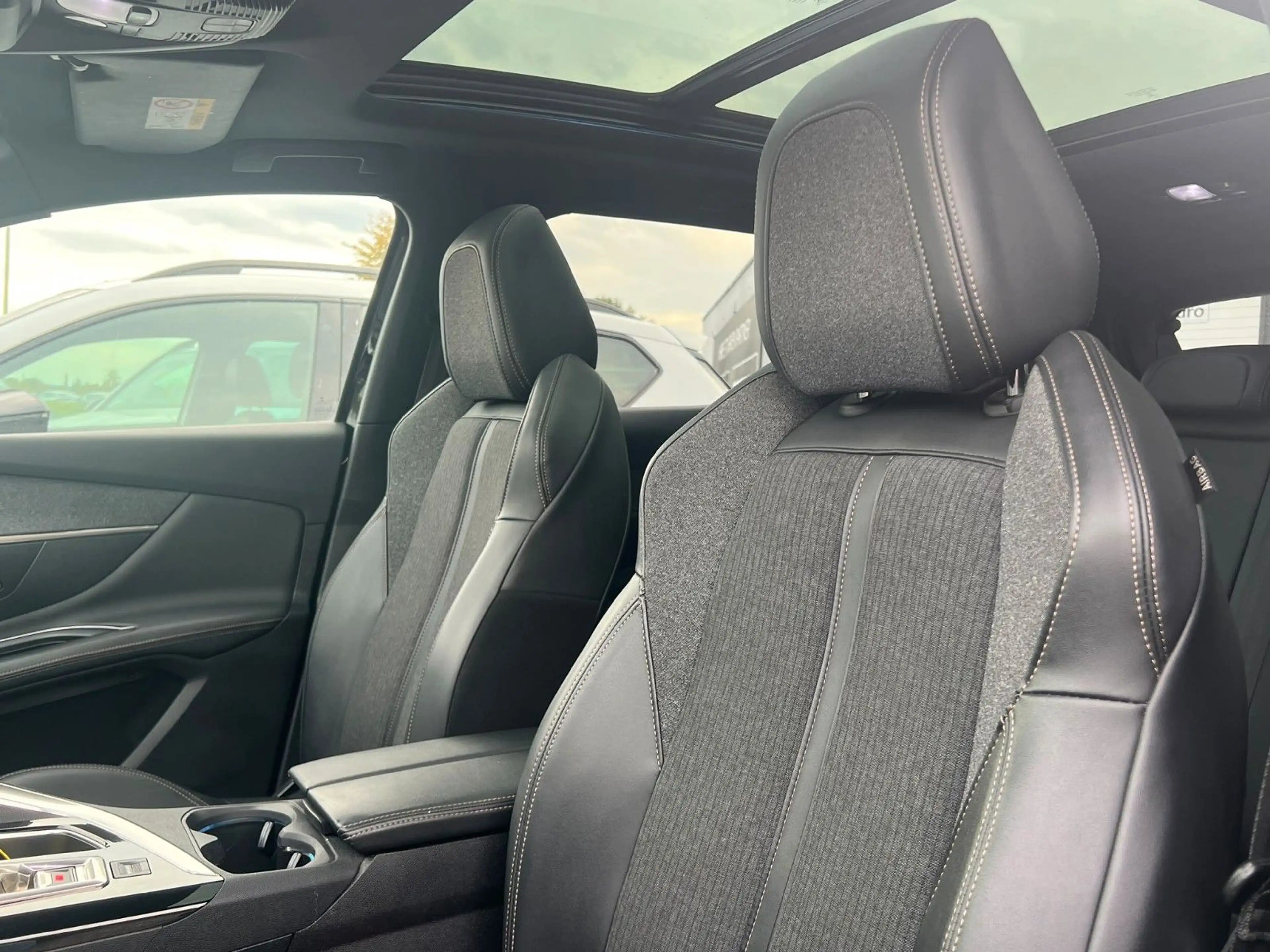 Peugeot 3008 GT LINE-PANORAMA-KAMERA-MASSAGE-FOCAL — photo 3