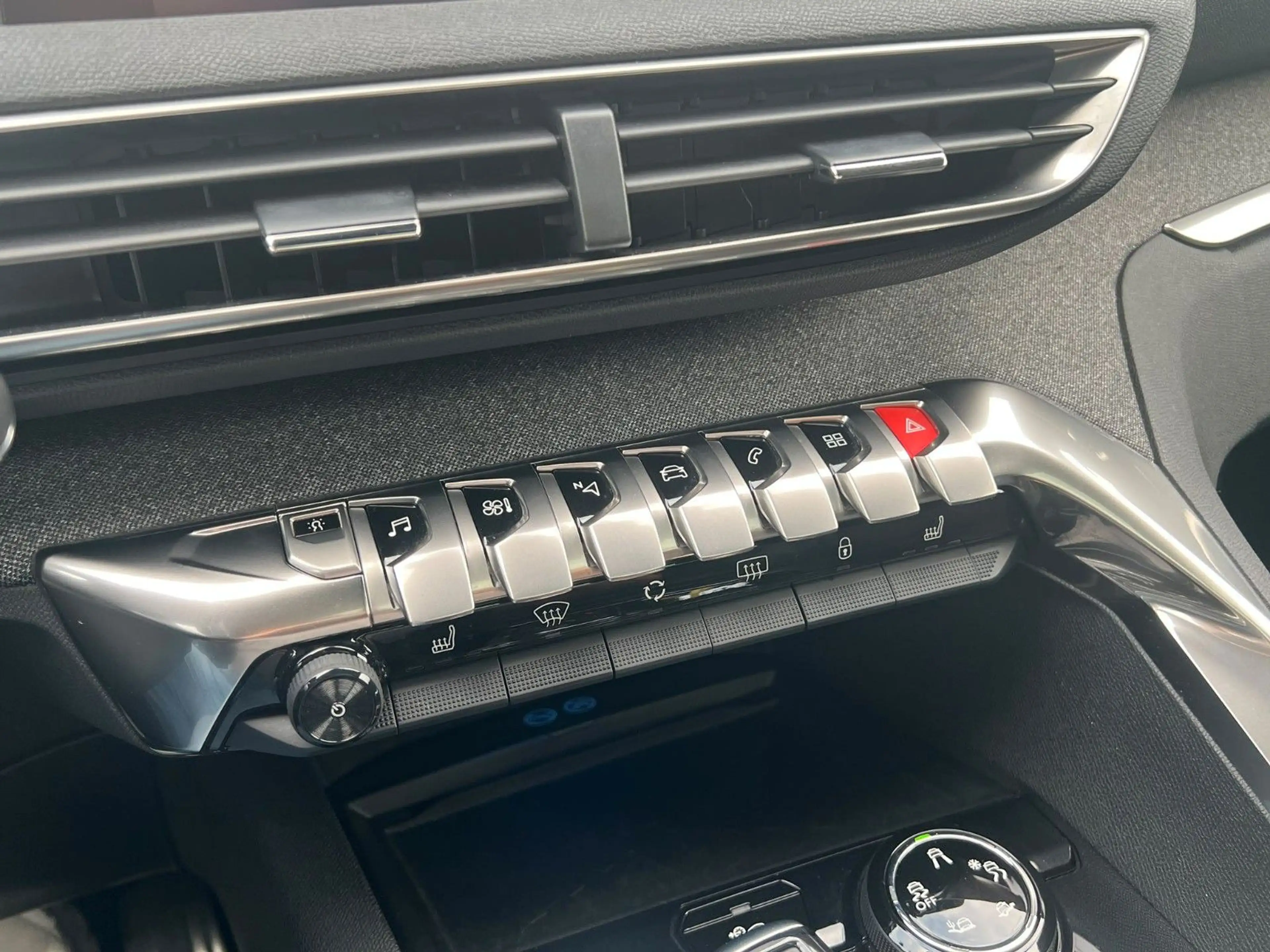 Peugeot 3008 GT LINE-PANORAMA-KAMERA-MASSAGE-FOCAL — photo 14