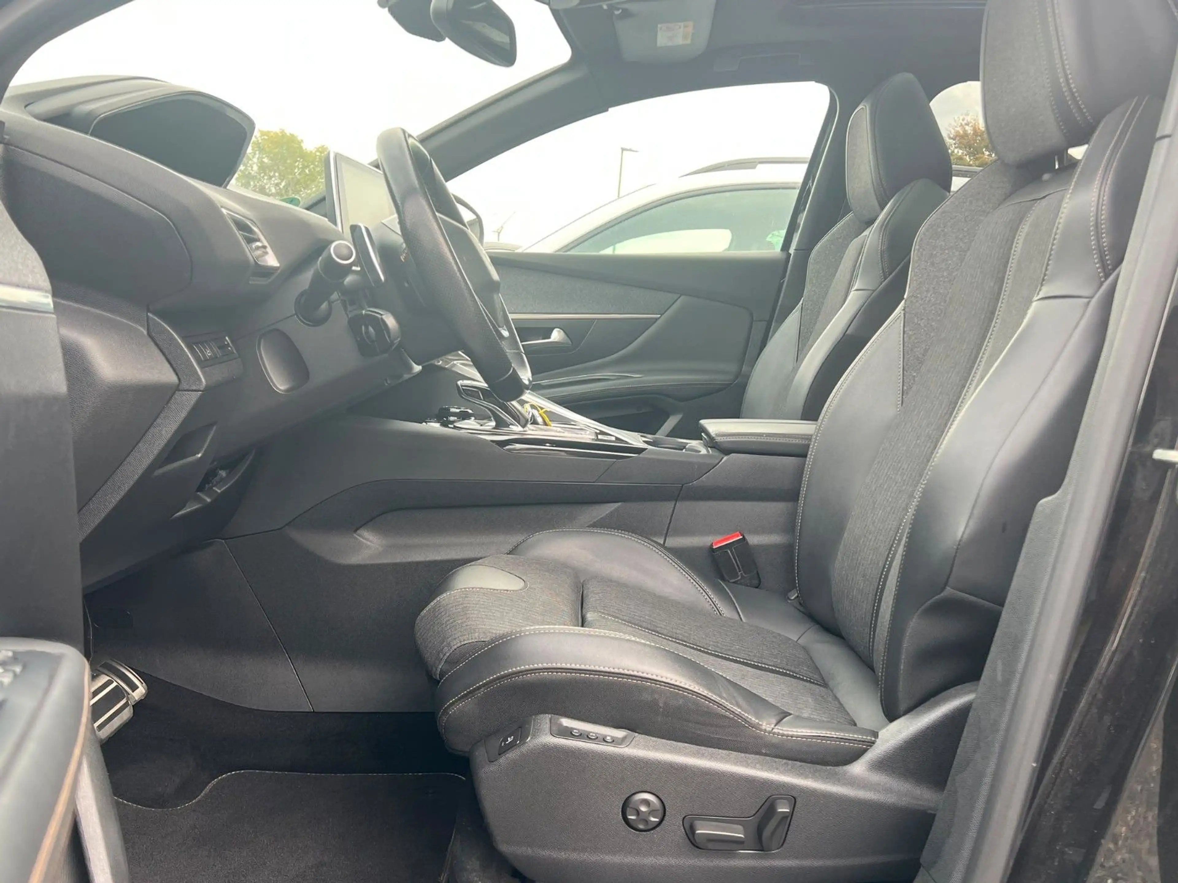 Peugeot 3008 GT LINE-PANORAMA-KAMERA-MASSAGE-FOCAL