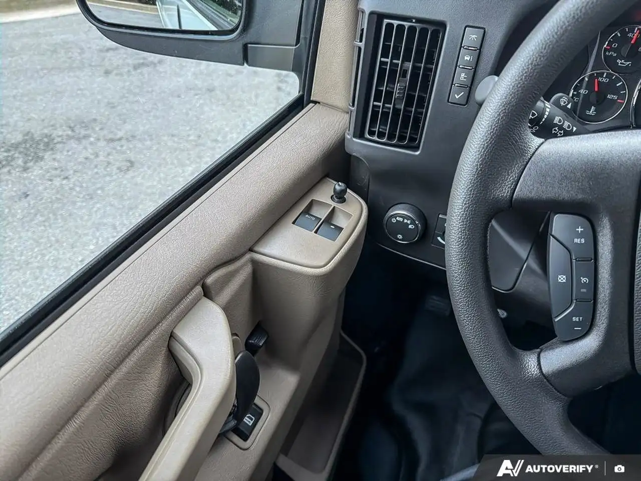 Chevrolet Express 2500 снимка Chevrolet Express 2500