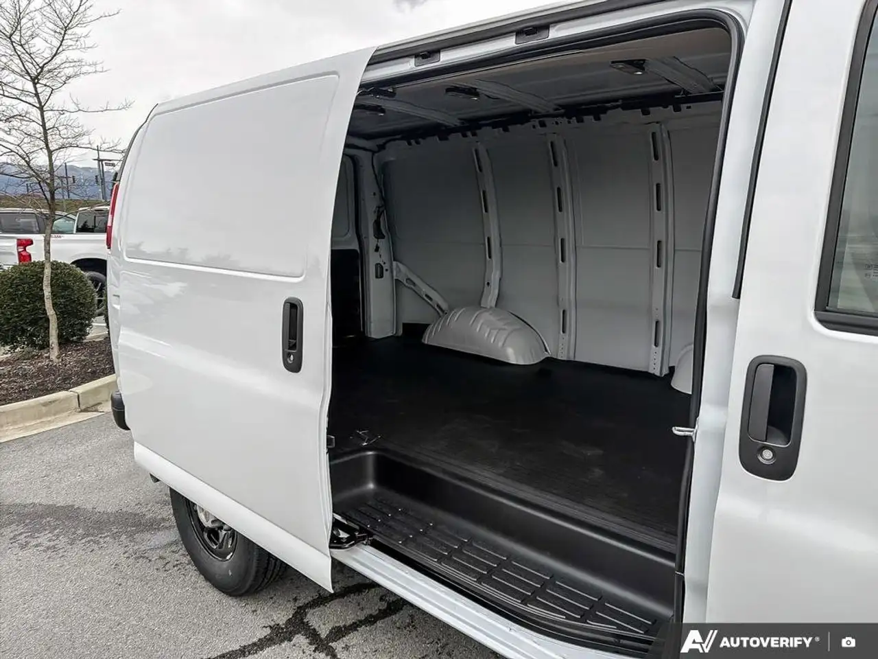 Chevrolet Express 2500 снимка Chevrolet Express 2500