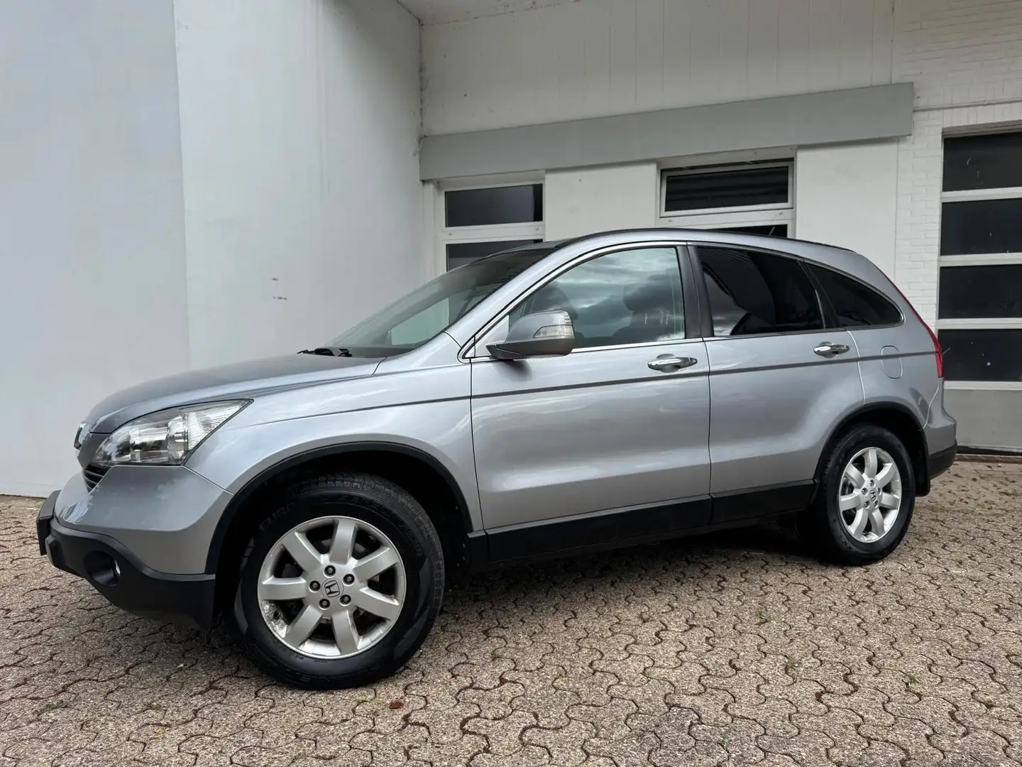 Honda CR-V 2.0 Elegance Allrad 4x4 Navi AHK HU neu! Grau - 2
