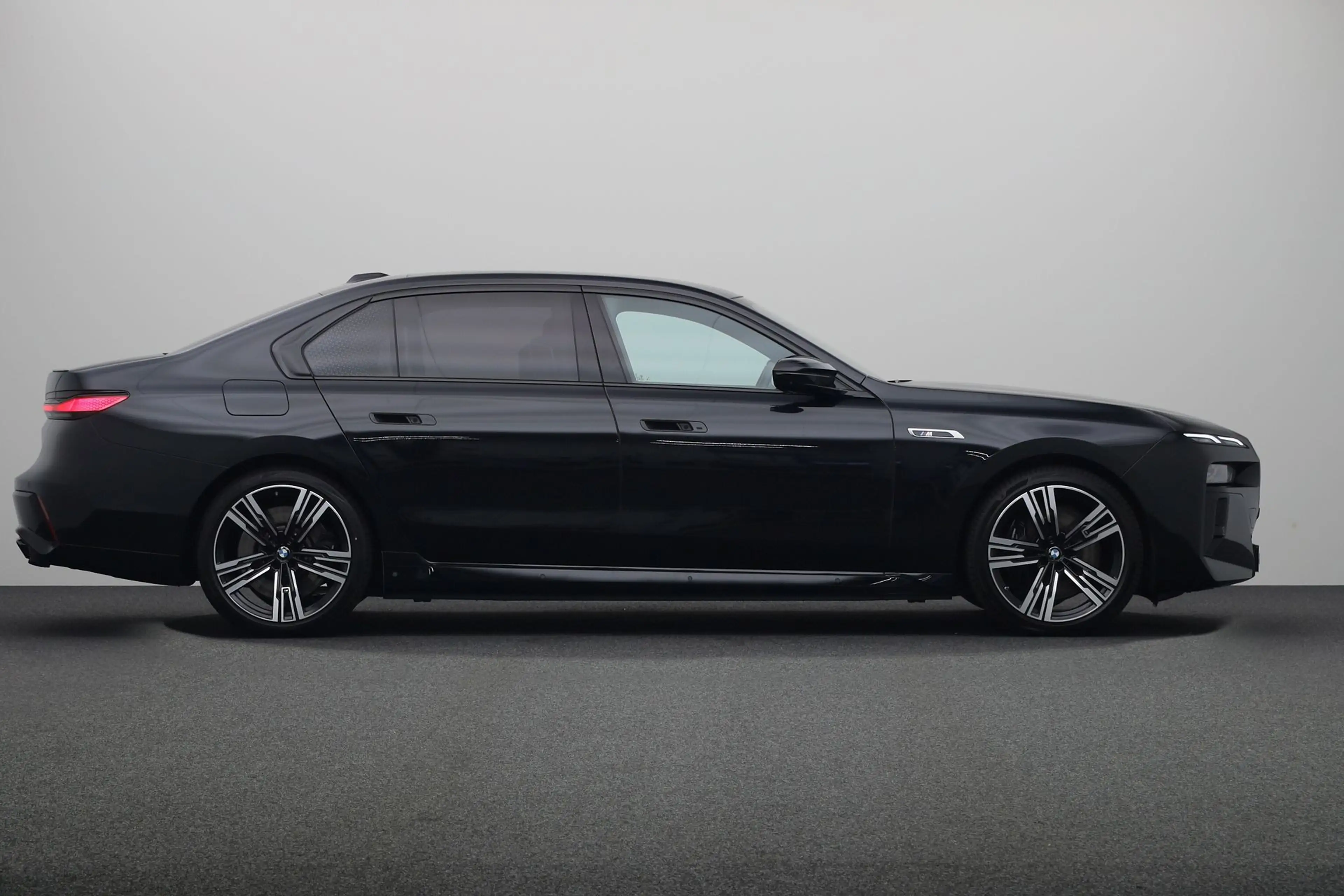 BMW 760 7-serie M760e xDrive | Driving Assistant Professio — photo 8