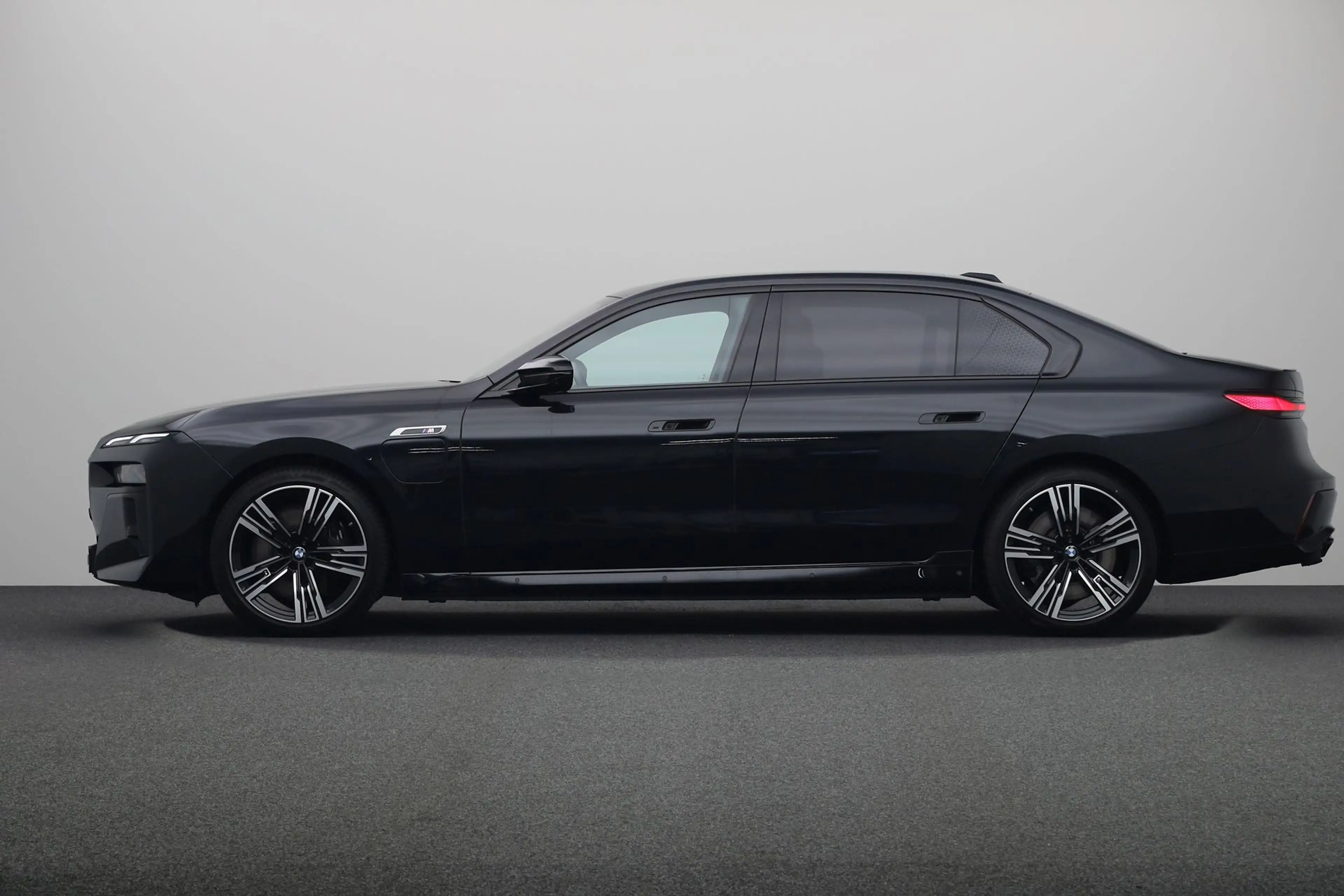 BMW 760 7-serie M760e xDrive | Driving Assistant Professio — photo 9