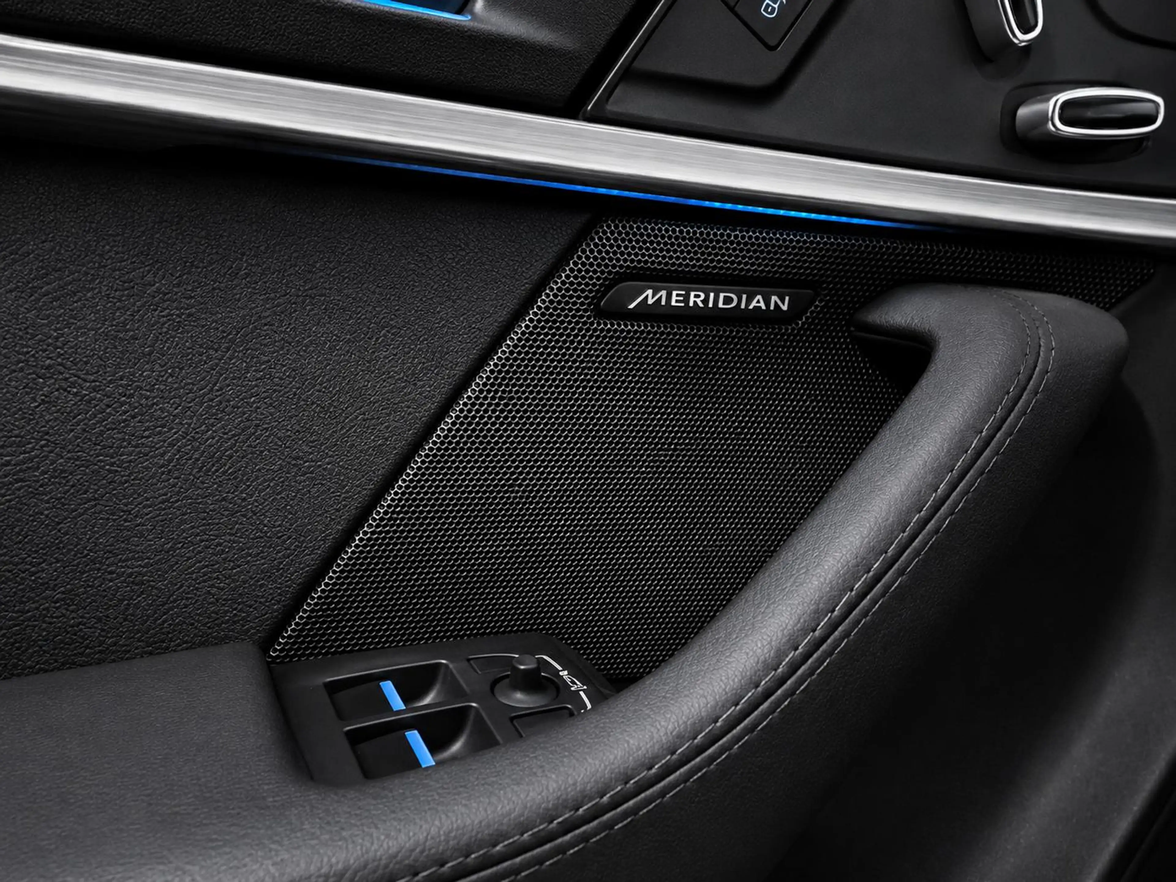 Jaguar F-Type 2.0T CruiseControl|Memory-Pack|Active -Spoiler|Led — photo 7