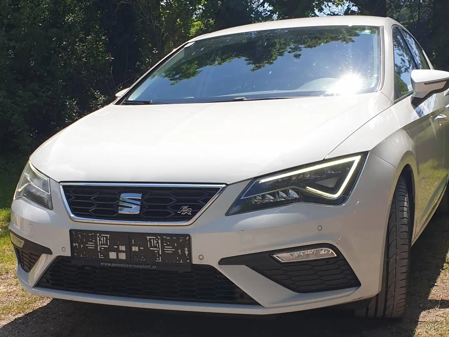 SEAT Leon Leon FR 1,4 TSI Start-Stopp FR Weiß - 1