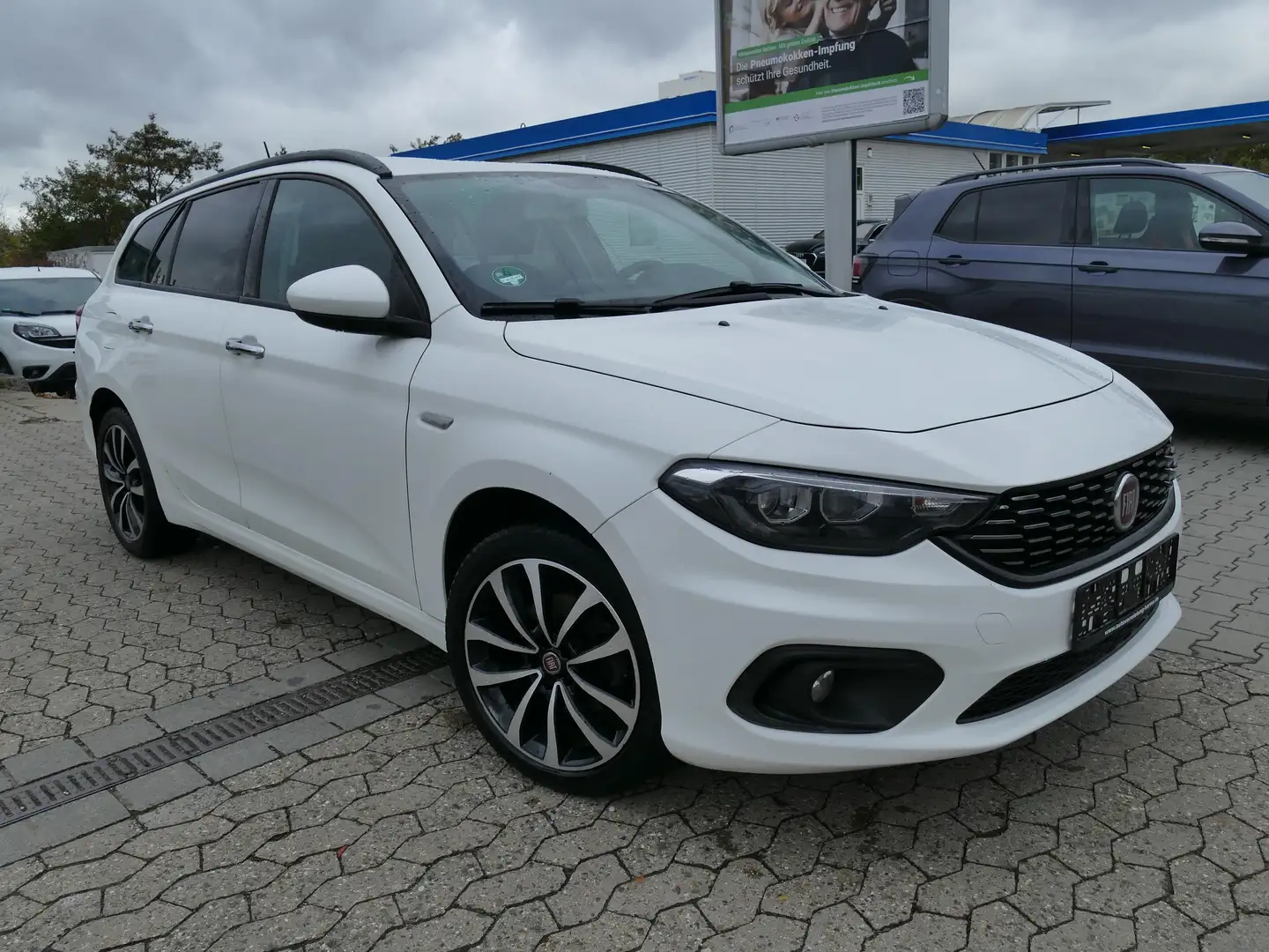 Fiat Tipo Tipo Kombi Kombi 1.4 T Navi Weiß - 1