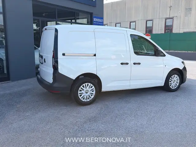 Volkswagen Caddy view 4