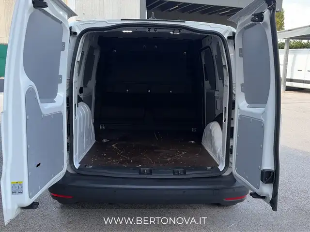Volkswagen Caddy view 9