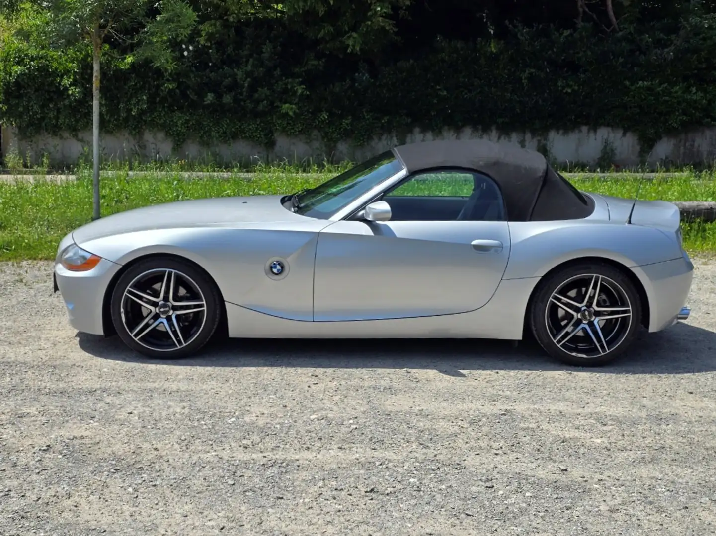 BMW Z4 BMW Z4 3.0i Roadster SMG, M-Sportfahrwerk Silber - 2