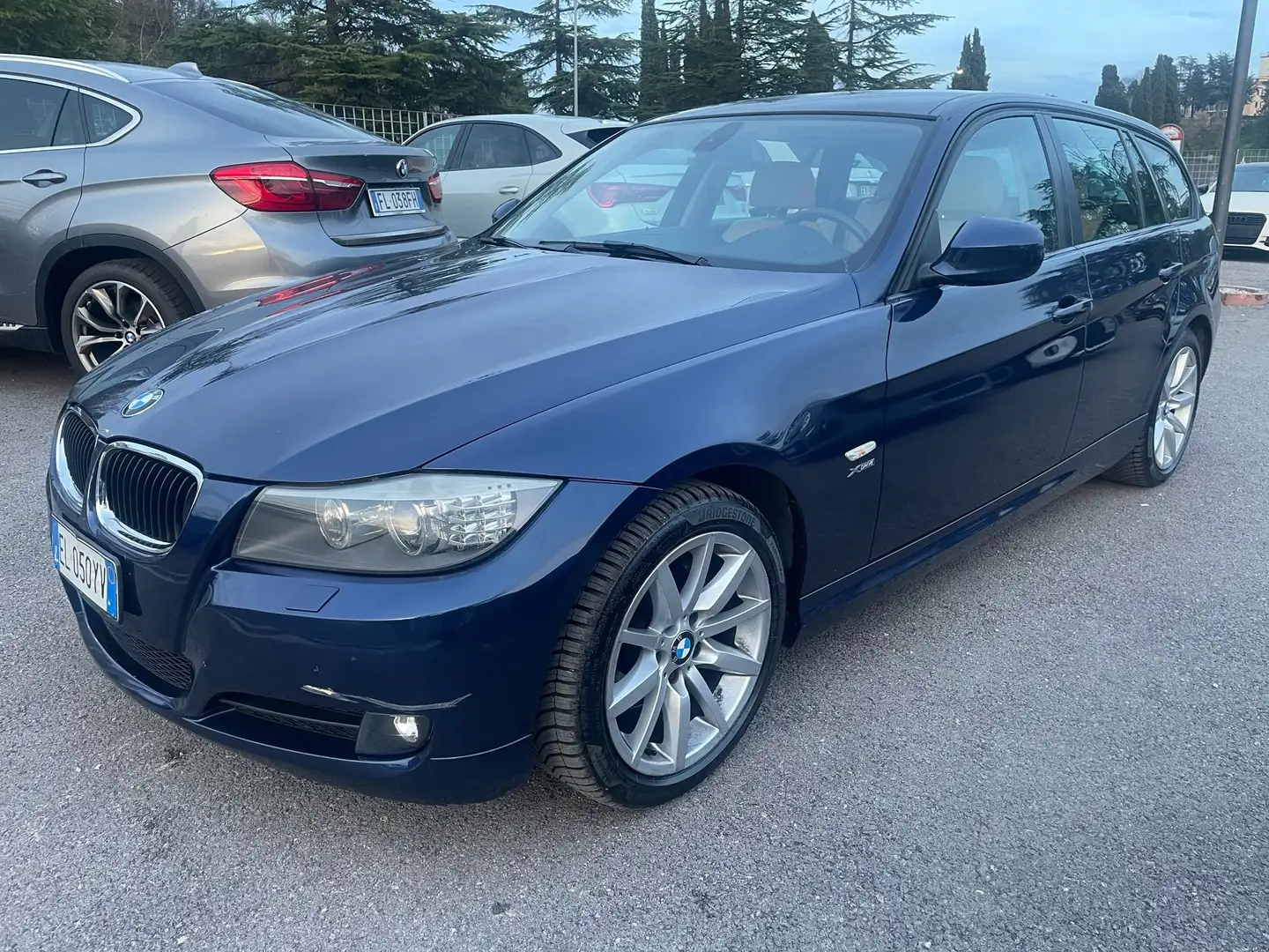 BMW 320 320d Touring xdrive Futura c/pelle 184cv Aut Blu/Azzurro - 1